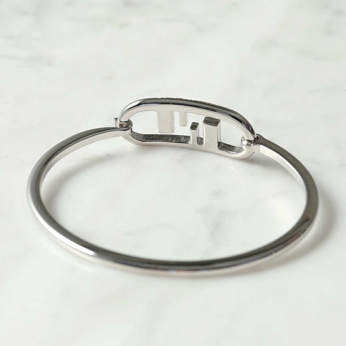 o1s1wg110925 Size:OS/O'Lock Bracelet in Silver