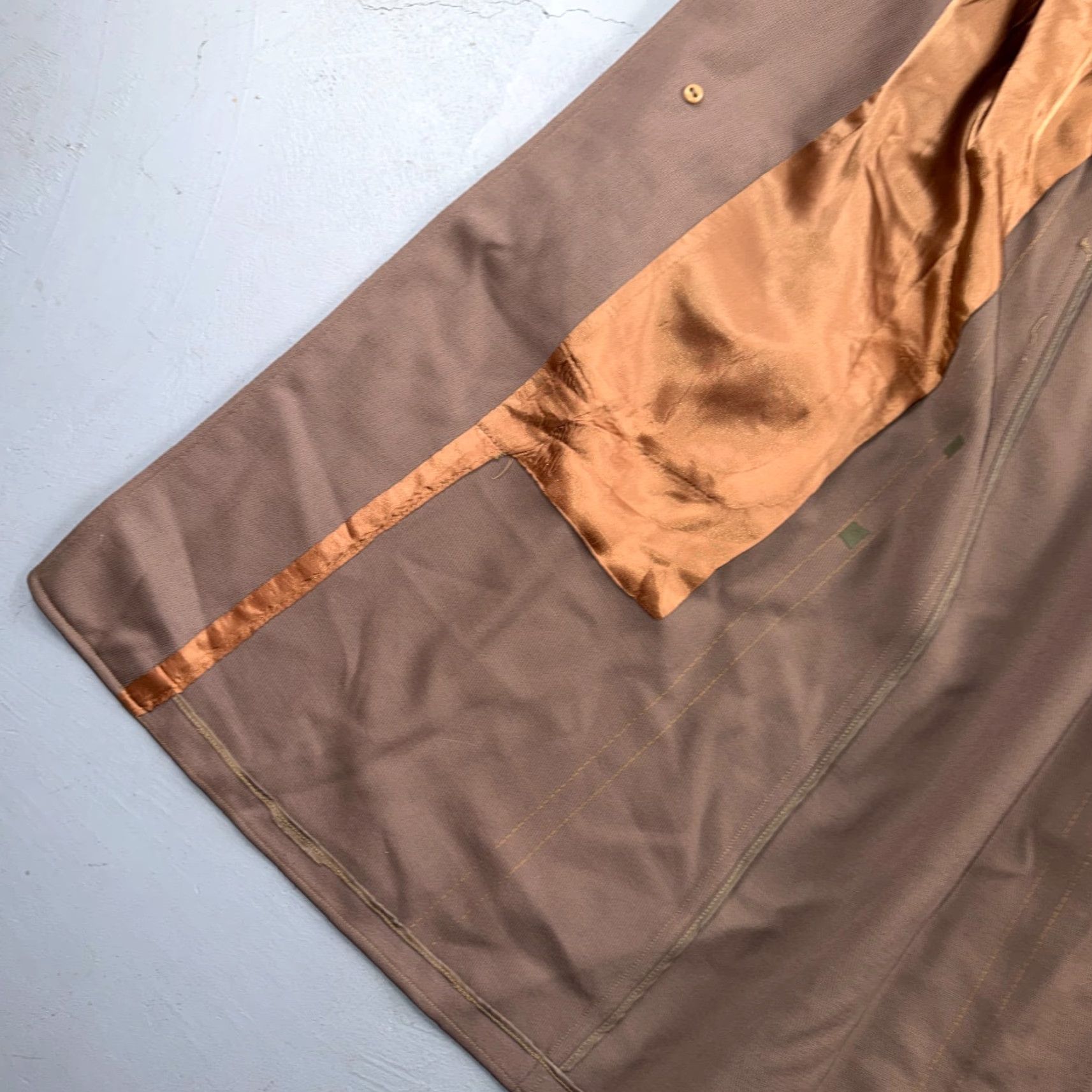 Vintage VTG Coat Trench Mens 40 Wool Gabardine Like Rockabilly Overcoat Coat Long Beige 1940s 1930s Vintage Mens Retro Overcoat Size US XXS / EU 40 - 3 Thumbnail