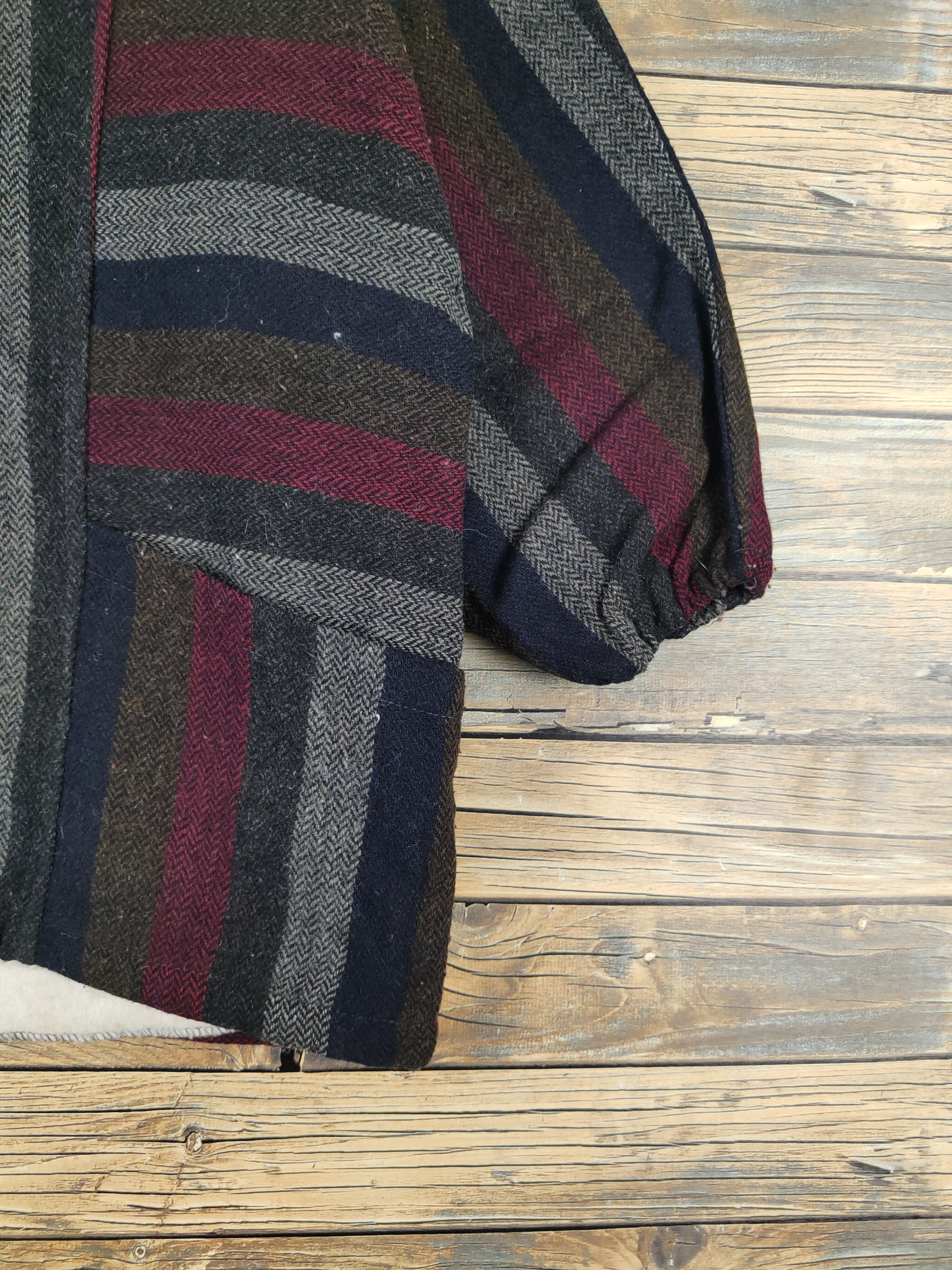 Vintage Japanese Brand Black Red Knitwear Cardigan #W2109 Size US L / EU 52-54 / 3 - 6 Thumbnail