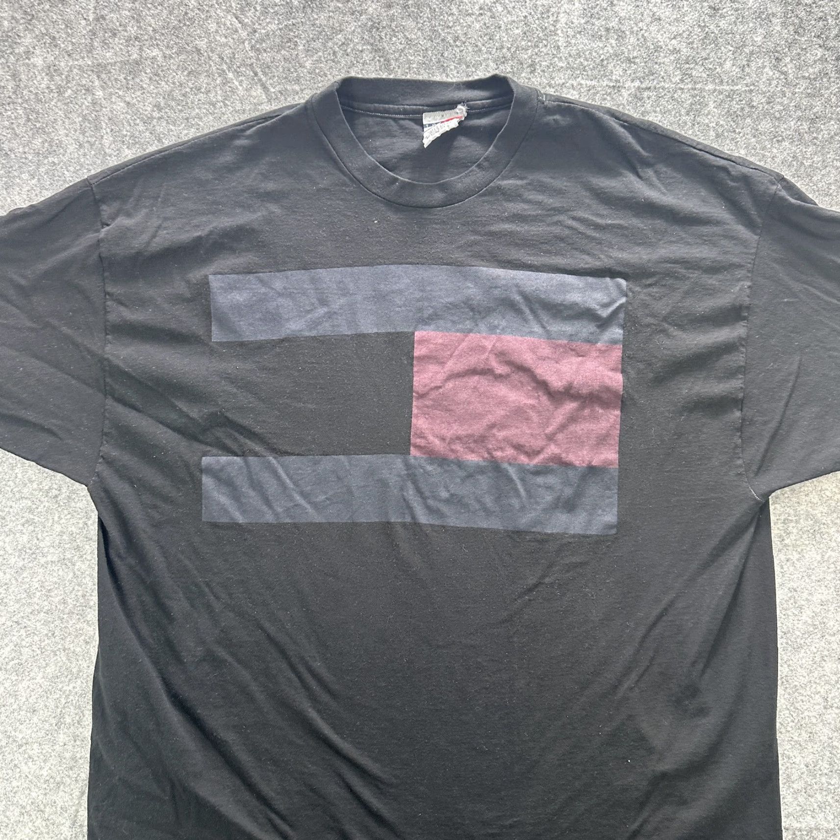 Tommy Hilfiger VINTAGE Tommy Hilfiger T-Shirt Men XL Black Logo Graphic 90s Made in USA Size US XL / EU 56 / 4 - 2 Thumbnail