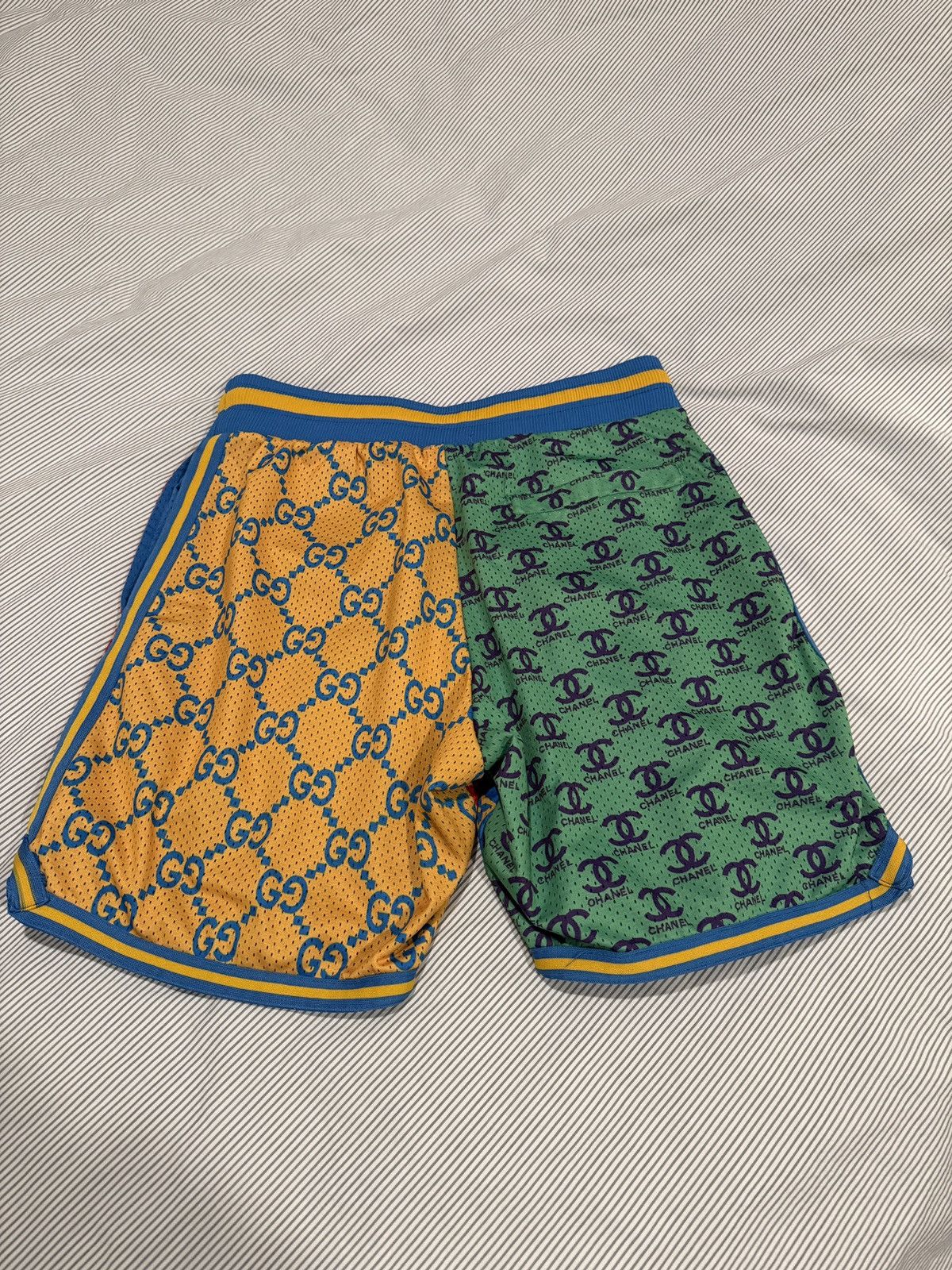 Market Chinatown Market Secret Club Shorts Used Men’s Small Size US 30 / EU 46 - 2 Thumbnail