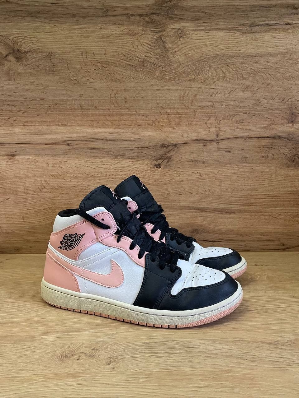 Nike Nike Air Jordan 1 Mid Crimson Tint Size 44 Size US 11 / EU 44 - 1 Thumbnail