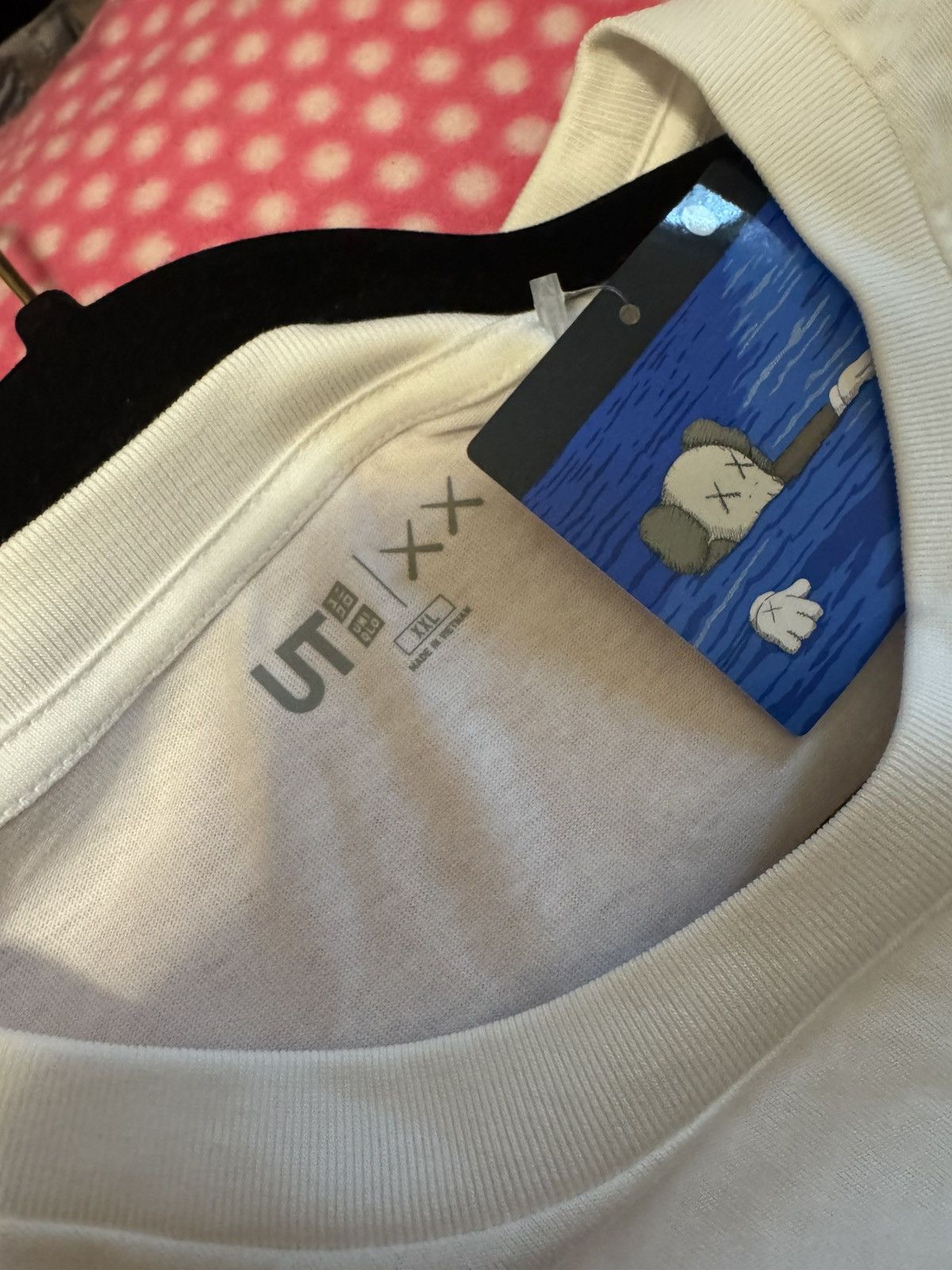 Kaws × Uniqlo Kaws Uniqlo Short Sleeve Pink Figure tee Size US XXL / EU 58 / 5 - 5 Thumbnail