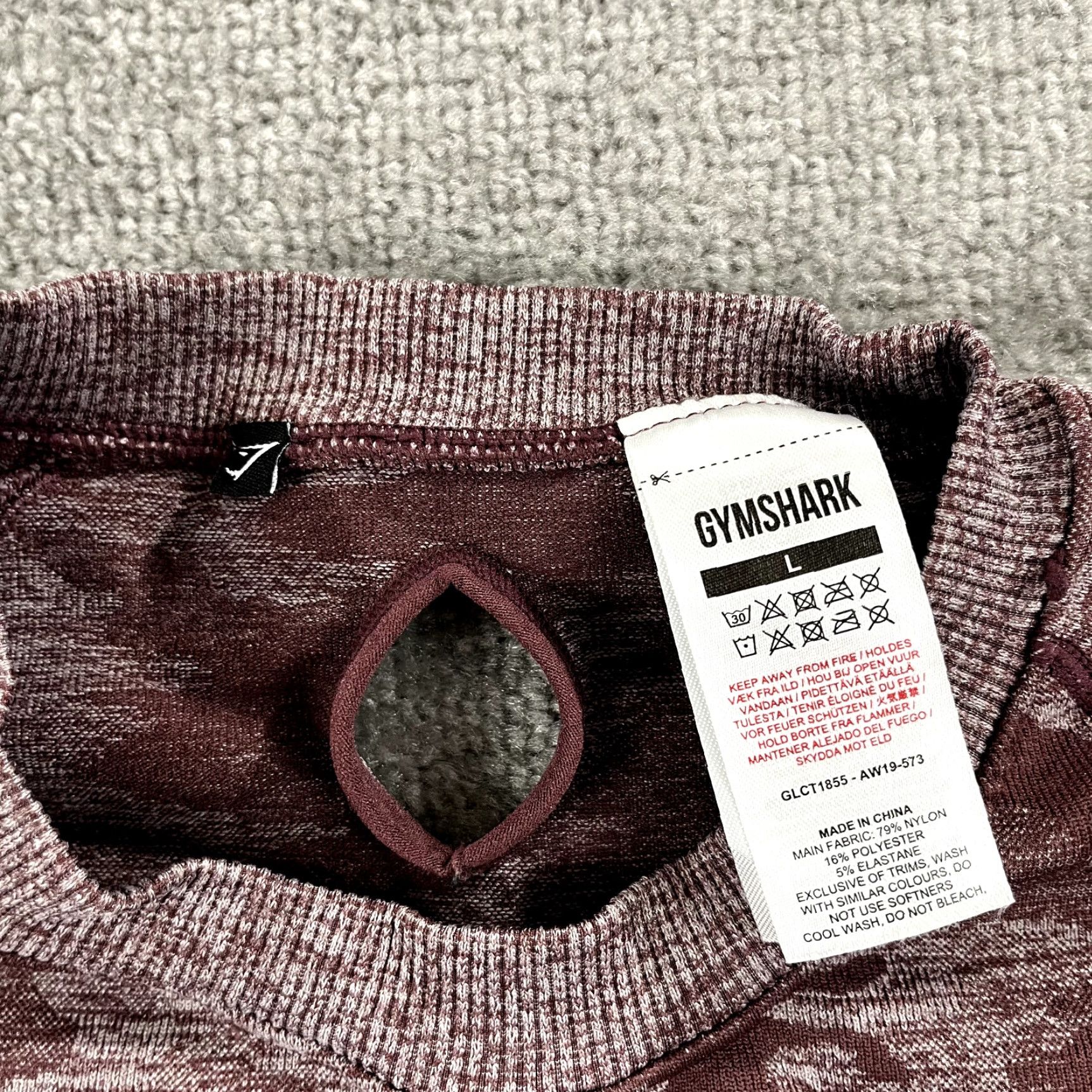 Gymshark GYMSHARK Top Womens Large Cropped Red Adapt Camo Seamless Gym Train Long Sleeve Shirt Size L / US 10 / IT 46 - 3 Thumbnail