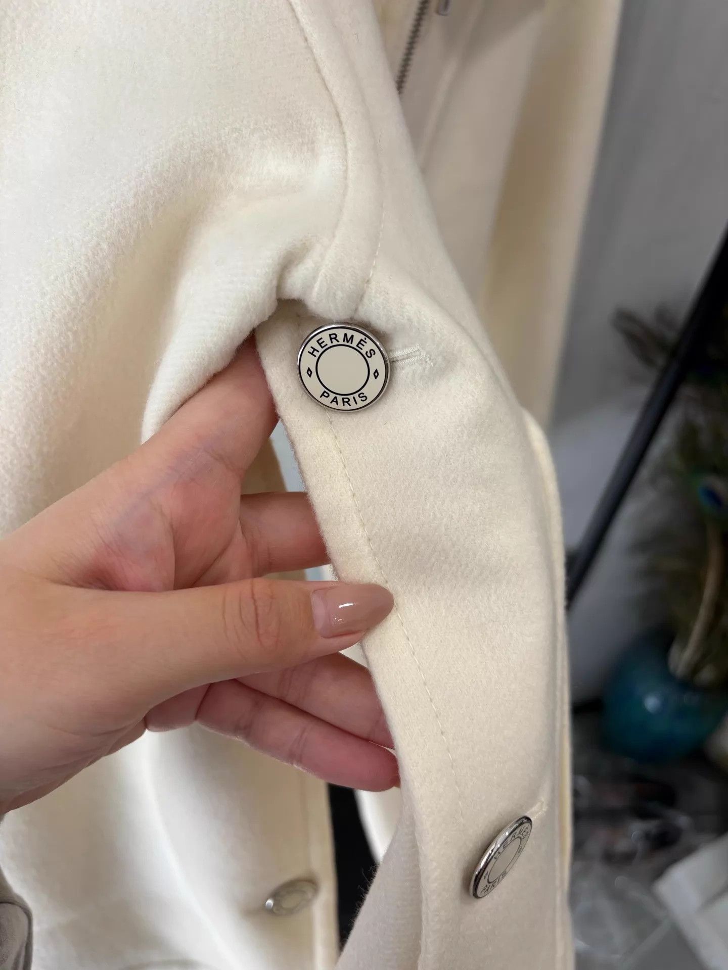 Hermes HERMES women's Ivory 100% Cashmere Hooded Coat 38 Unworn Size S / US 4 / IT 40 - 6 Thumbnail