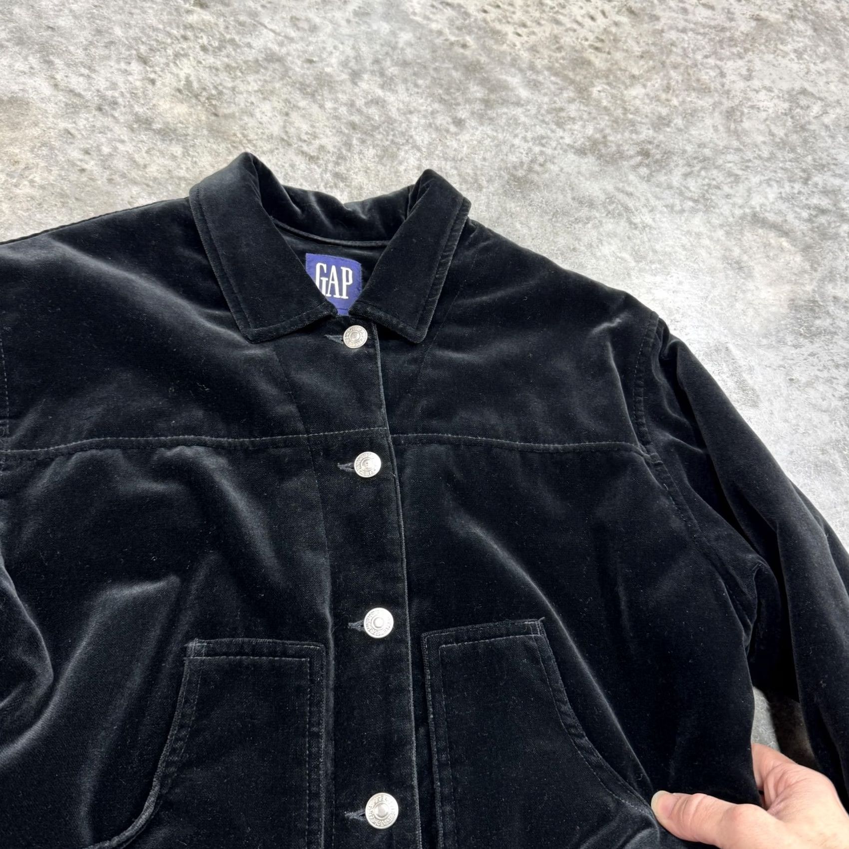 Gap VINTAGE Gap Jacket Womens Small Black Velvet Quilted Lined Cropped Trucker 90s Size S / US 4 / IT 40 - 3 Thumbnail