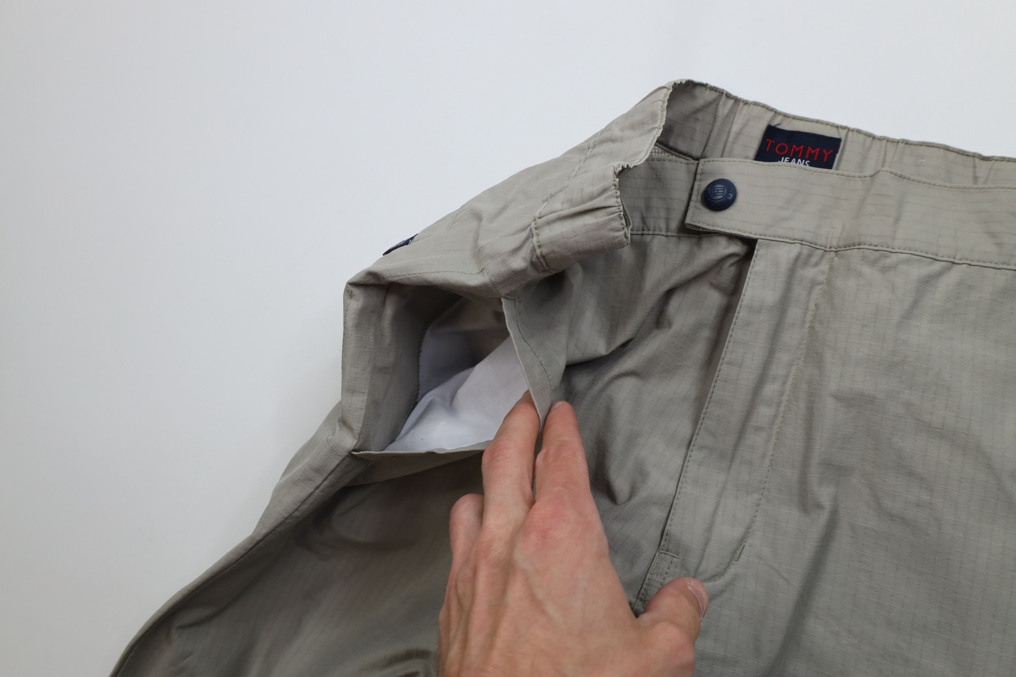 Tommy Hilfiger Vintage Y2K 2000 Tommy Hilfiger Wide Leg Windbreaker Pants Size US 34 / EU 50 - 7 Thumbnail