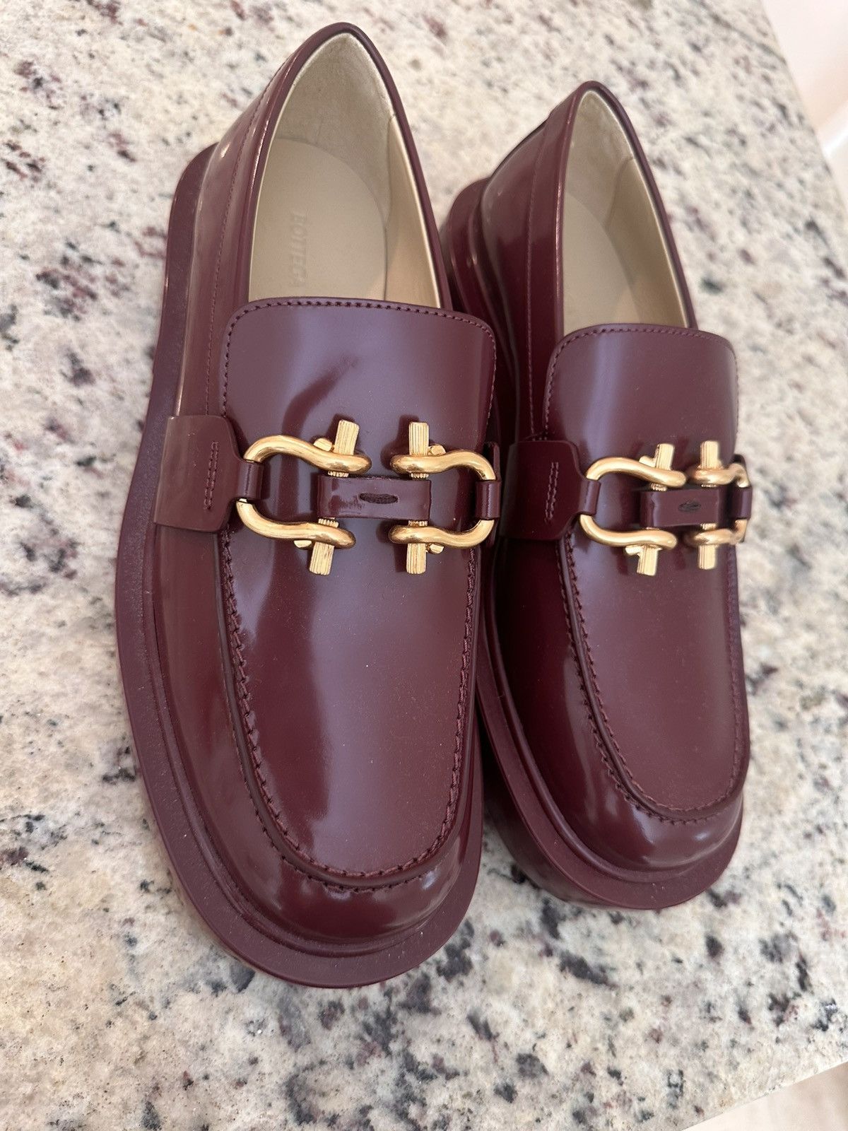 Bottega Veneta Bottega Veneta BRAND NEW UNUSED Maroon Loafers w Gold Buckle Size US 9 / IT 39 - 4 Thumbnail