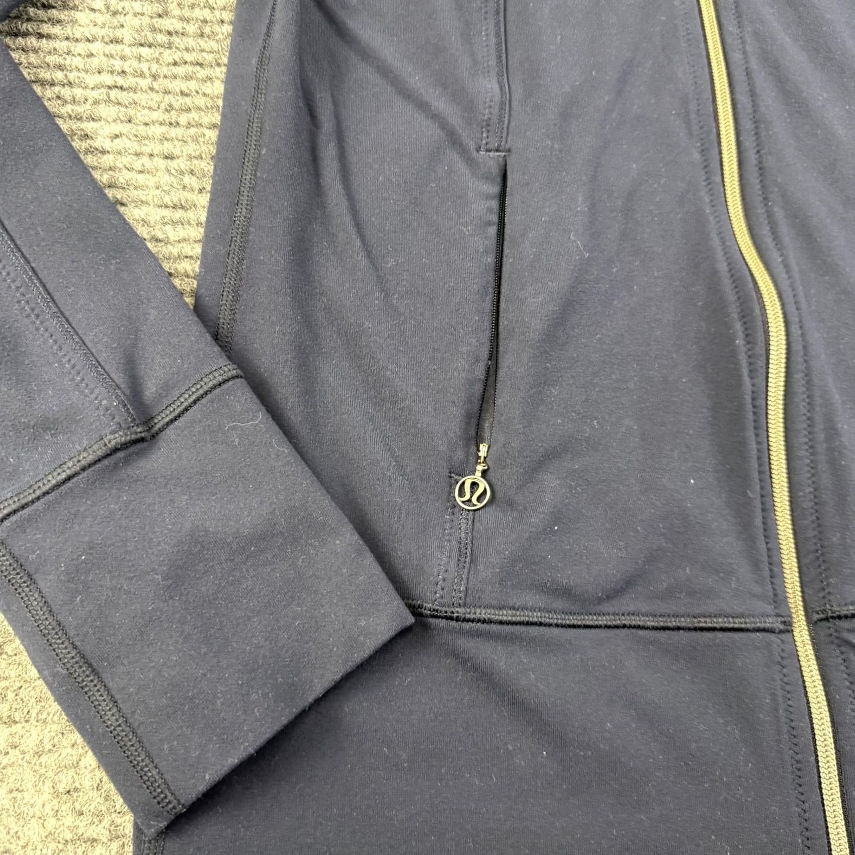 Lululemon Lululemon Jacket Womens 6 Blue Full Zip Track Athletic Running Yoga Slim Fit Size M / US 6-8 / IT 42-44 - 4 Thumbnail