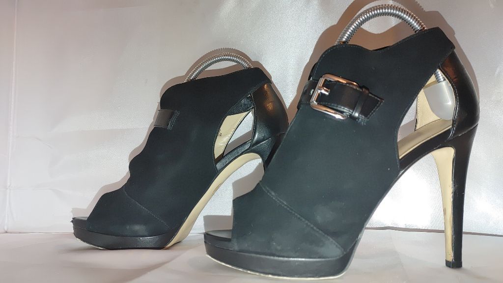 Michael Kors Michael Kors Isabella Suede Ankle Boots Size 7.5M Size US 7.5 / IT 37.5 - 3 Thumbnail