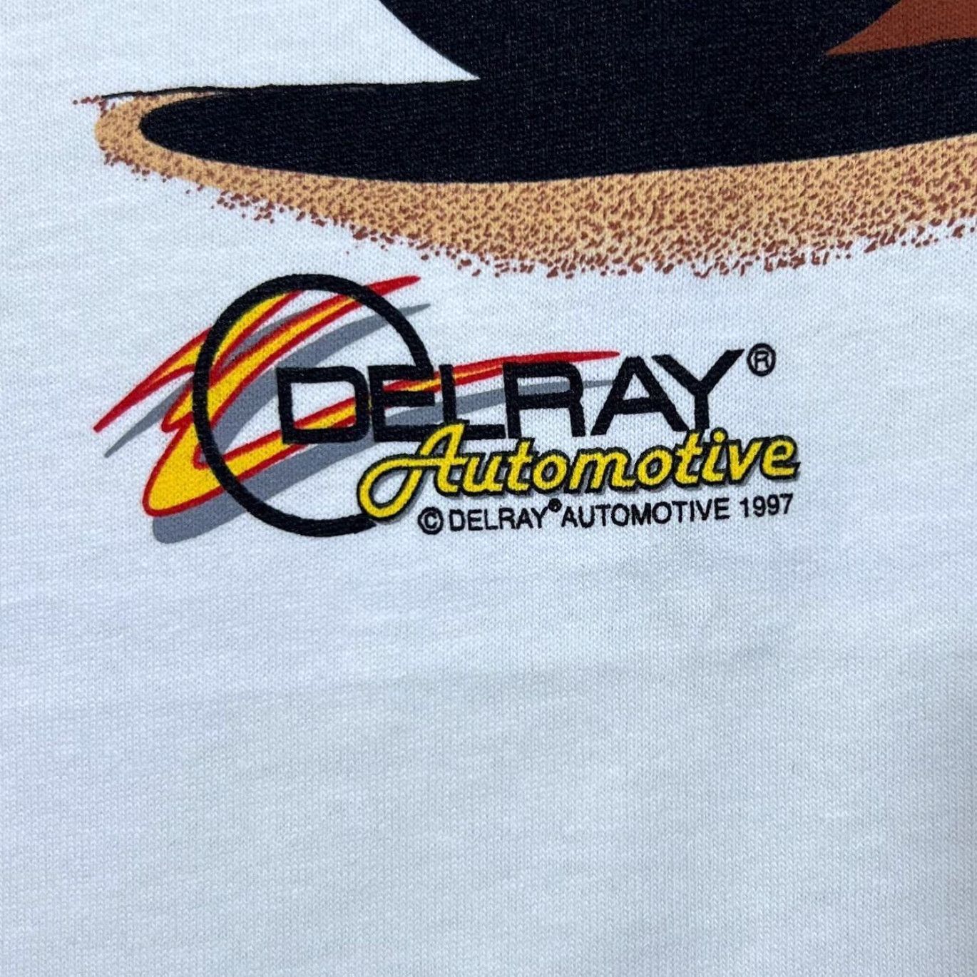 Vintage VINTAGE Screen Stars (1997) Delray Automotive “Checkered Flag Garage” Car T-Shirt L White Mens Short Sleeve Graphic print 90s Boys Size US L / EU 52-54 / 3 - 4 Thumbnail
