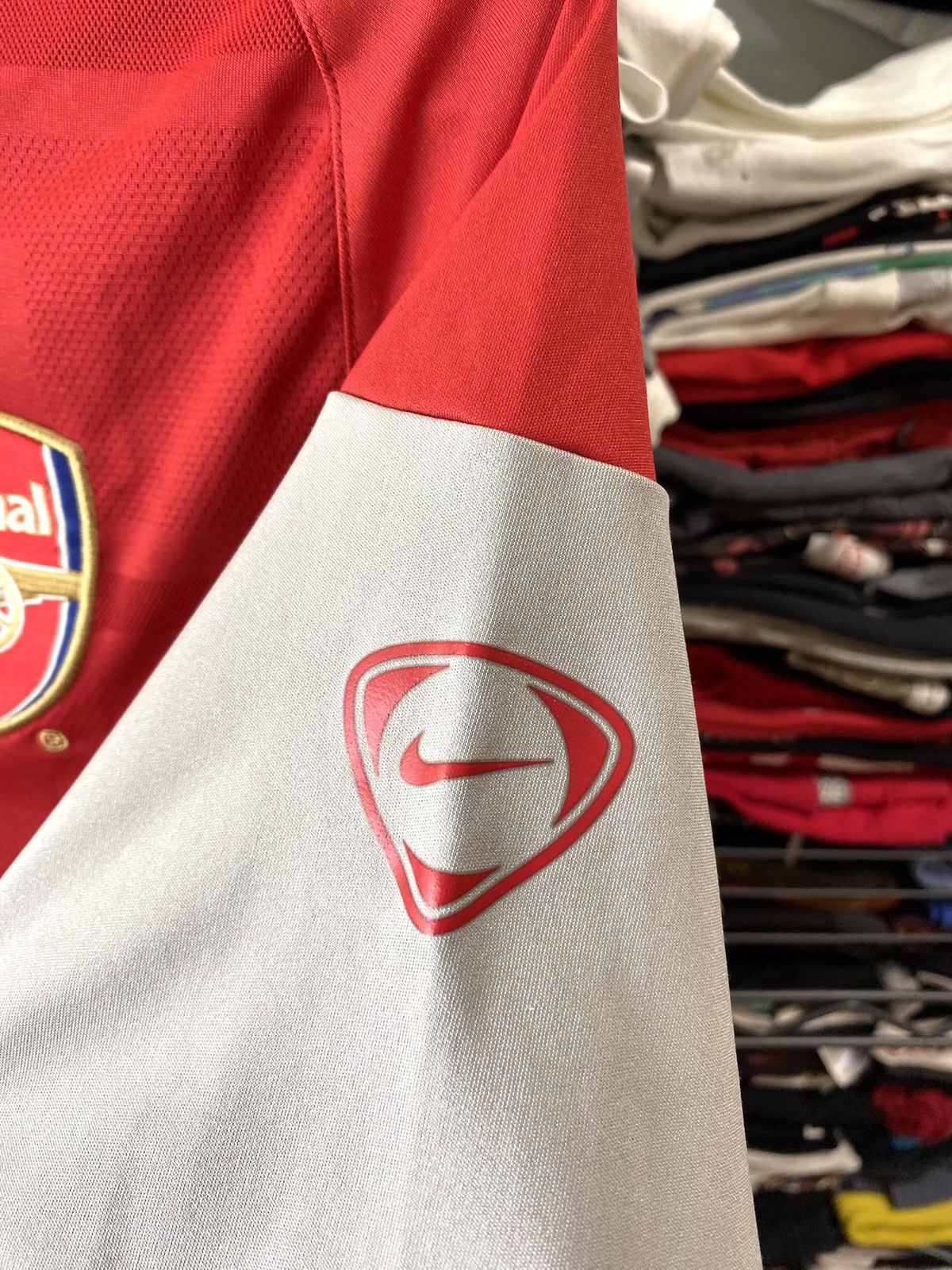 Nike Vintage Nike Arsenal Soccer Jersey T Shirt Size US S / EU 44-46 / 1 - 5 Thumbnail