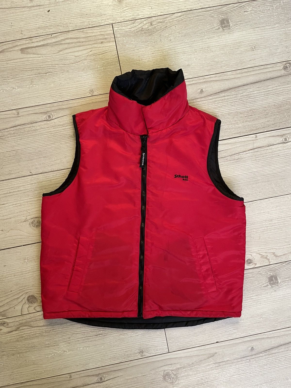 Schott × Vintage Vintage Schott Reversible Red-Black Puffer Mens Vest Size US S / EU 44-46 / 1 - 1 Thumbnail