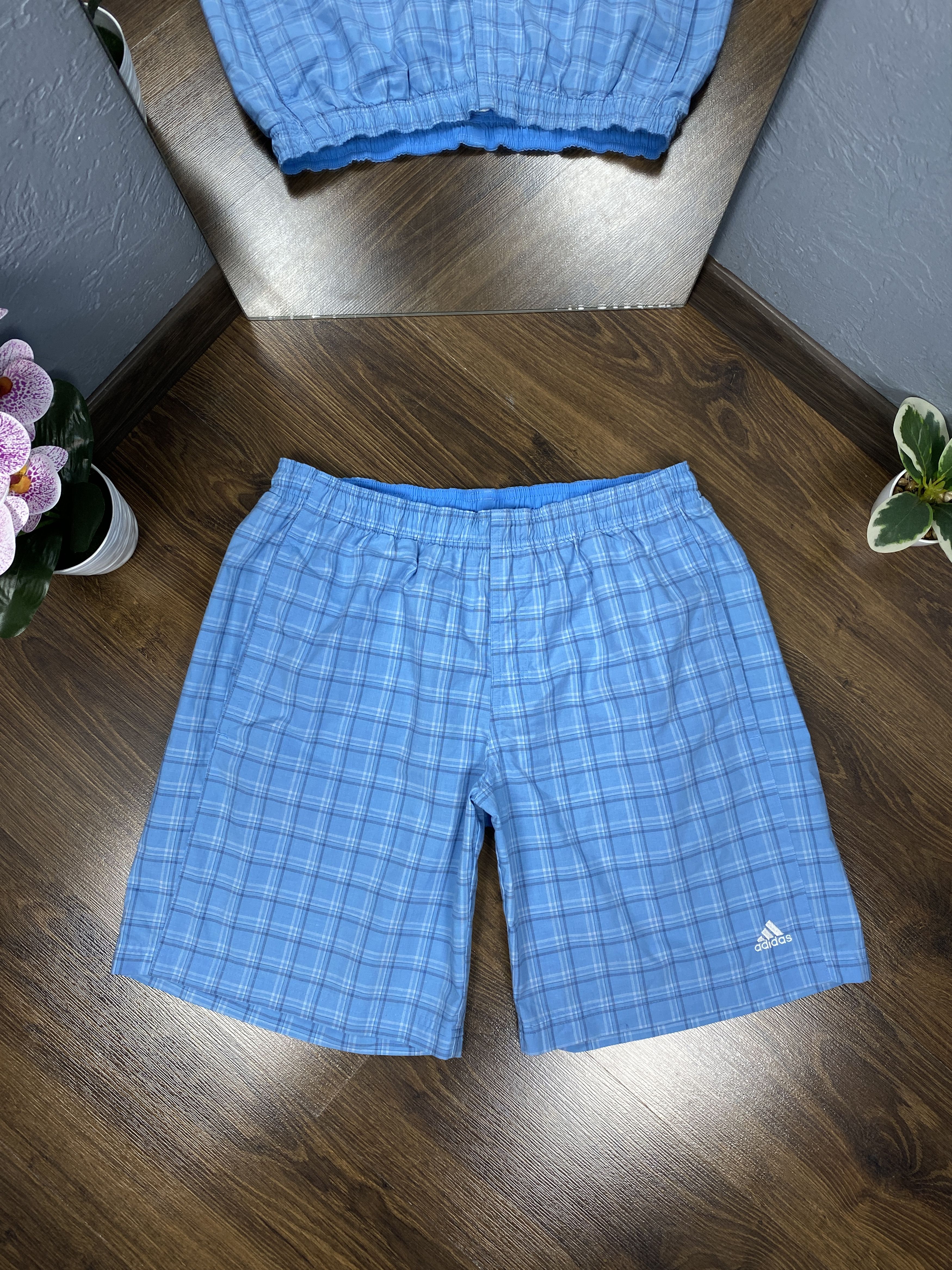Adidas Adidas Vintage Mens Shorts Y2K Size US 32 / EU 48 - 1 Thumbnail
