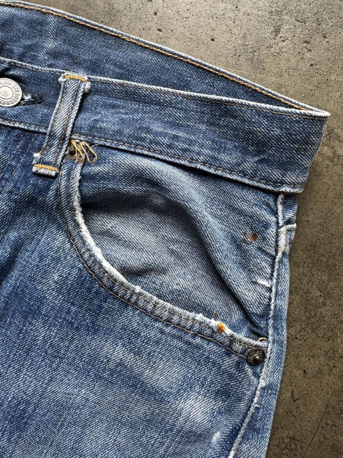 Vintage Vintage ‘80s Levi’s 501 Redline Selvedge Denim Jeans Size US 31 - 9 Thumbnail