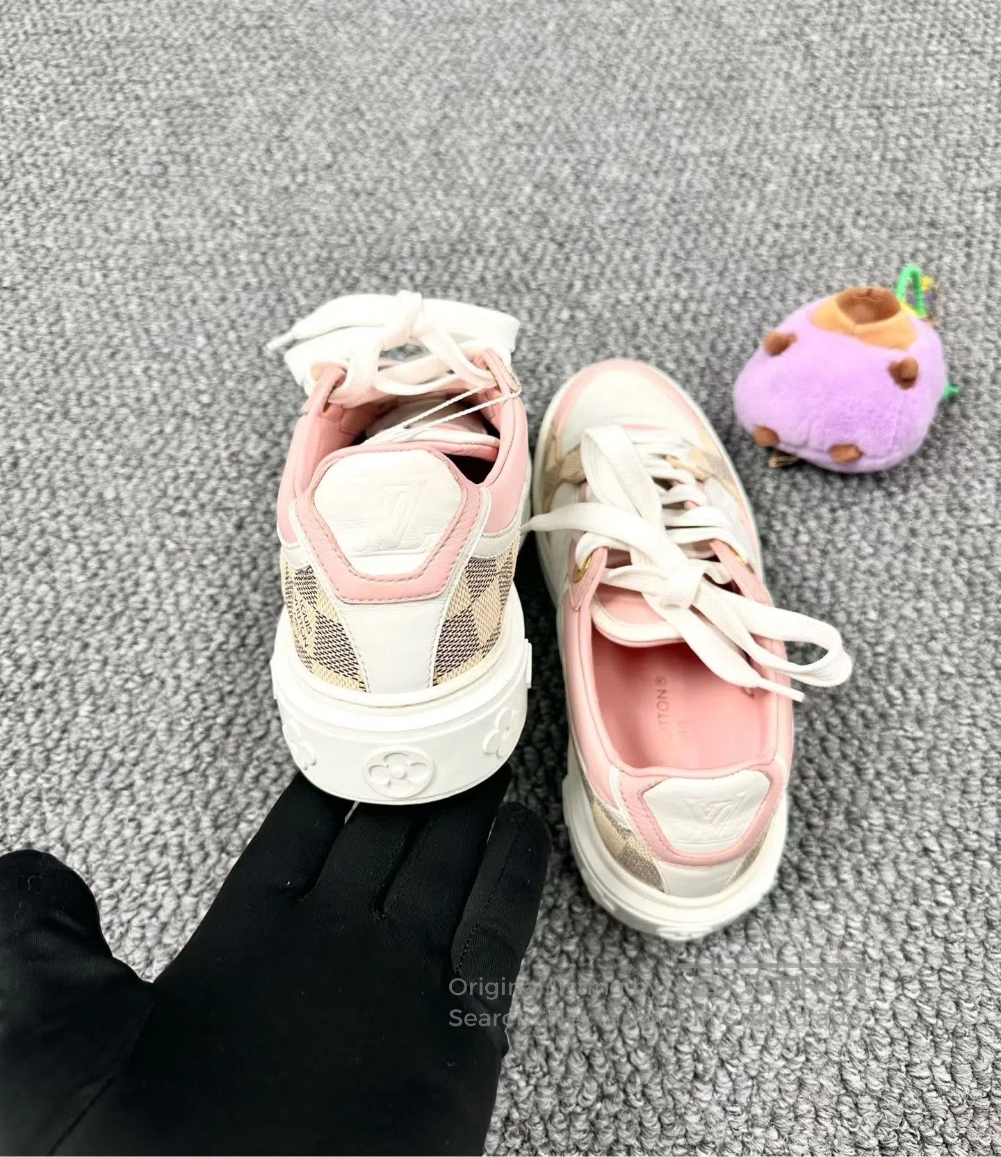 Louis Vuitton Louis Vuitton White and pink textured logo platform shoes| Size US 6 / IT 36 - 4 Thumbnail