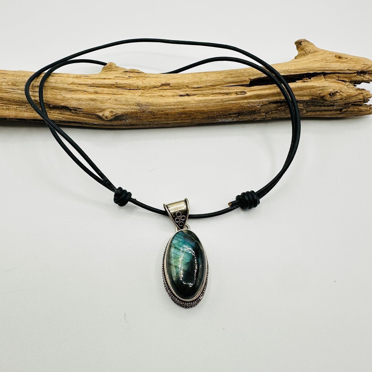 The Unbranded Brand Labradorite Sterling Silver Pendant Necklace Size ONE SIZE - 1 Thumbnail