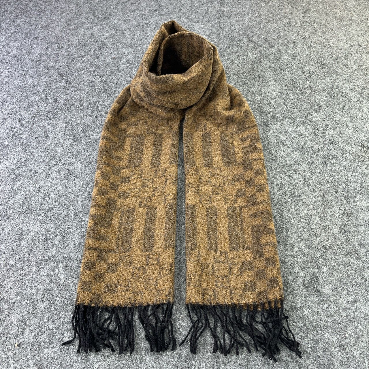 Fendi Fendi FF Logo Scarf / Muffler / Neckwear T417 Size ONE SIZE - 1 Thumbnail