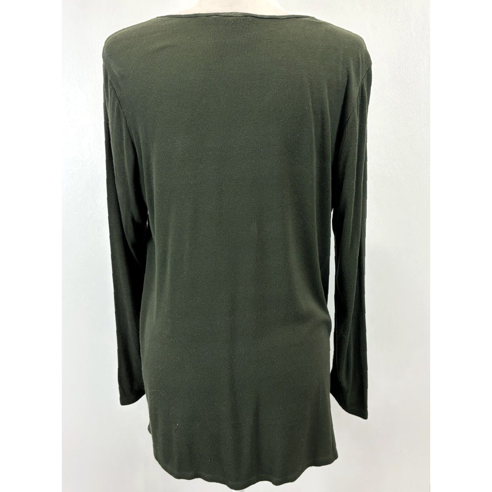 Soft Surroundings SOFT SURROUNDINGS Satin Front Layered Tunic Shirt Long Sleeve Green Medium Women Blouse Satin Tunic Green Womens M Size M / US 6-8 / IT 42-44 - 3 Thumbnail