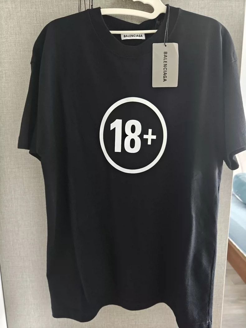 Balenciaga Balenciaga Printed black short sleeve T-shirt Size US M / EU 48-50 / 2 - 1 Thumbnail