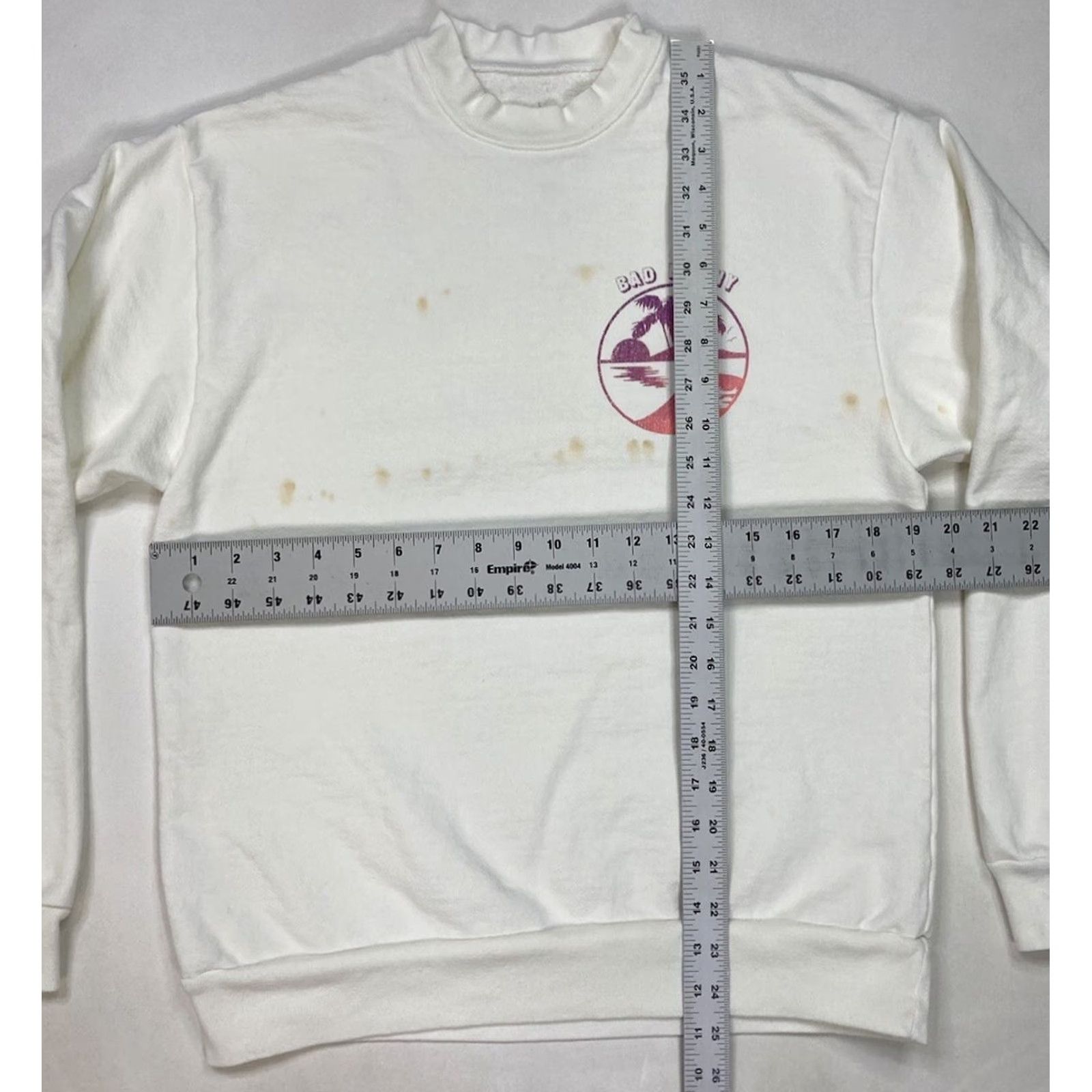 Vintage Bad Bunny World's Hottest Tour 2022 Un Verano Sin Ti Sweatshirt Men Small Music Shirt Size US S / EU 44-46 / 1 - 7 Thumbnail