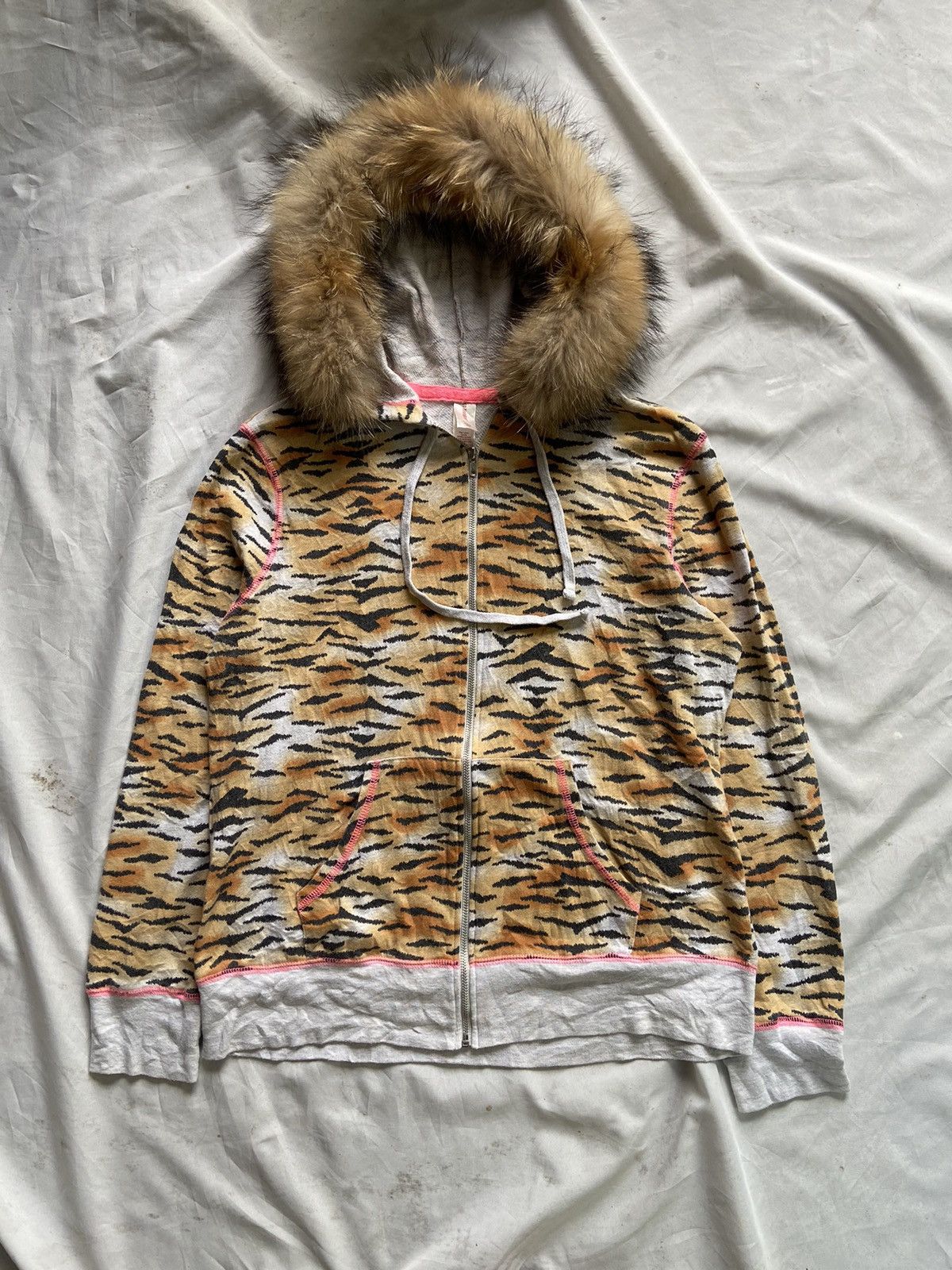 Japanese Brand TIGER PRINTED FUR ZIP HOODIE Size US S / EU 44-46 / 1 - 1 Thumbnail