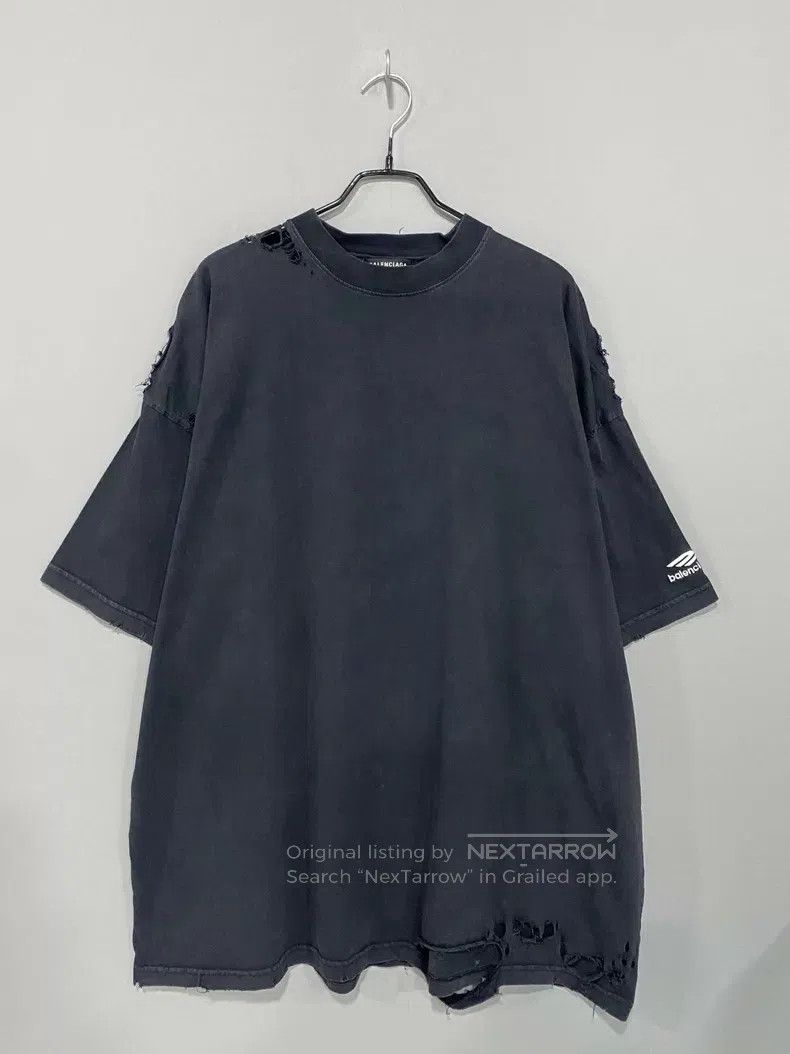 Balenciaga Balenciaga Destroyed Short Sleeve Size US XL / EU 56 / 4 - 3 Thumbnail