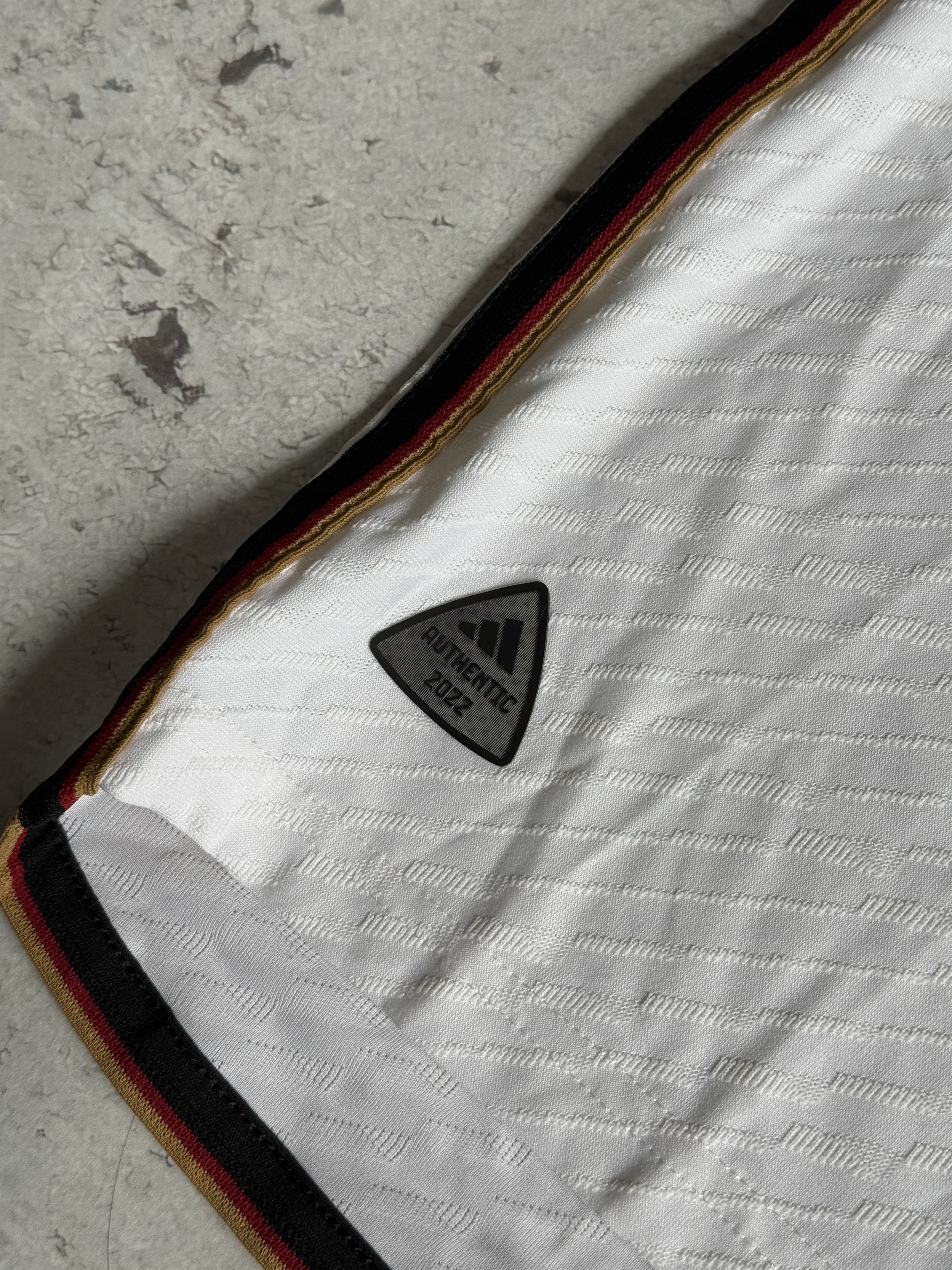 Adidas GERMANY 22/23 SHIRT JERSEY FOOTBALL HEAT.RDY ADIDAS SIZE L Size US L / EU 52-54 / 3 - 10 Thumbnail
