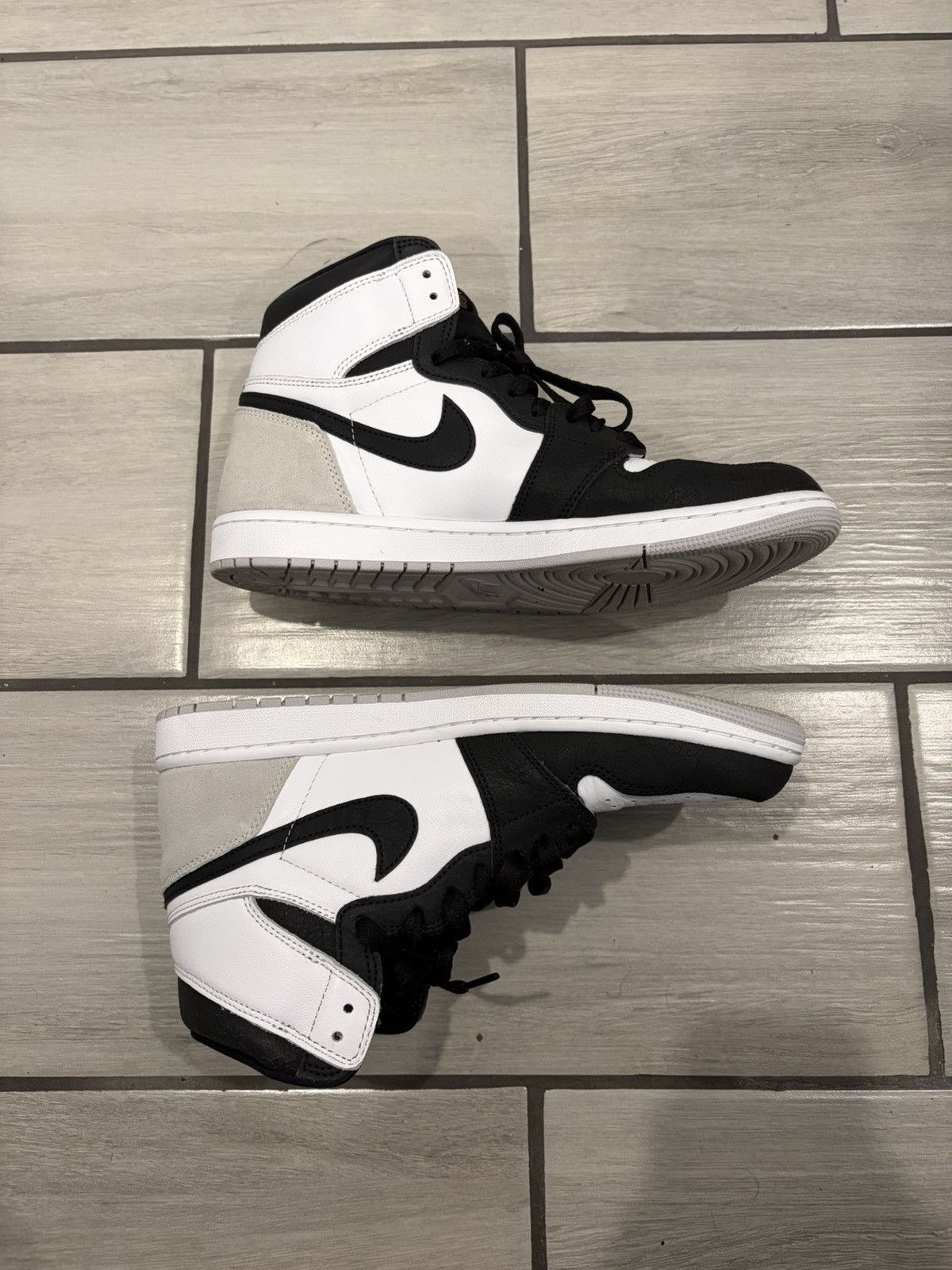 Nike Air Jordan 1 Retro High OG Size US 11.5 / EU 44-45 - 2 Thumbnail