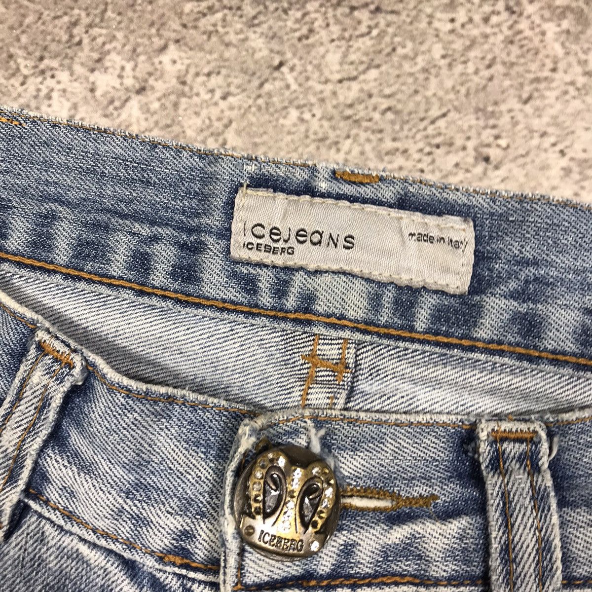Vintage Vintage 90s Iceberg Distressed Flared Jeans Grunge Japan 28 Size 28" / US 6 / IT 42 - 3 Thumbnail