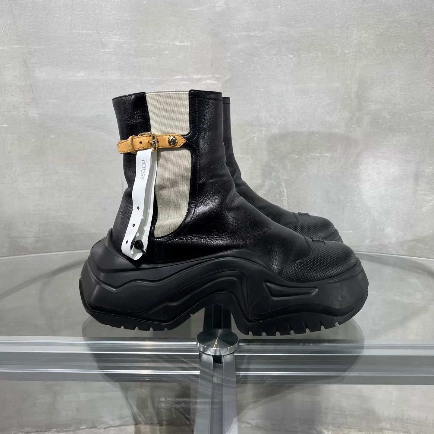Louis Vuitton LV Archlight2.0 Black Leather Zipper Boots UK3.5 Size US 6 / IT 36 - 4 Thumbnail