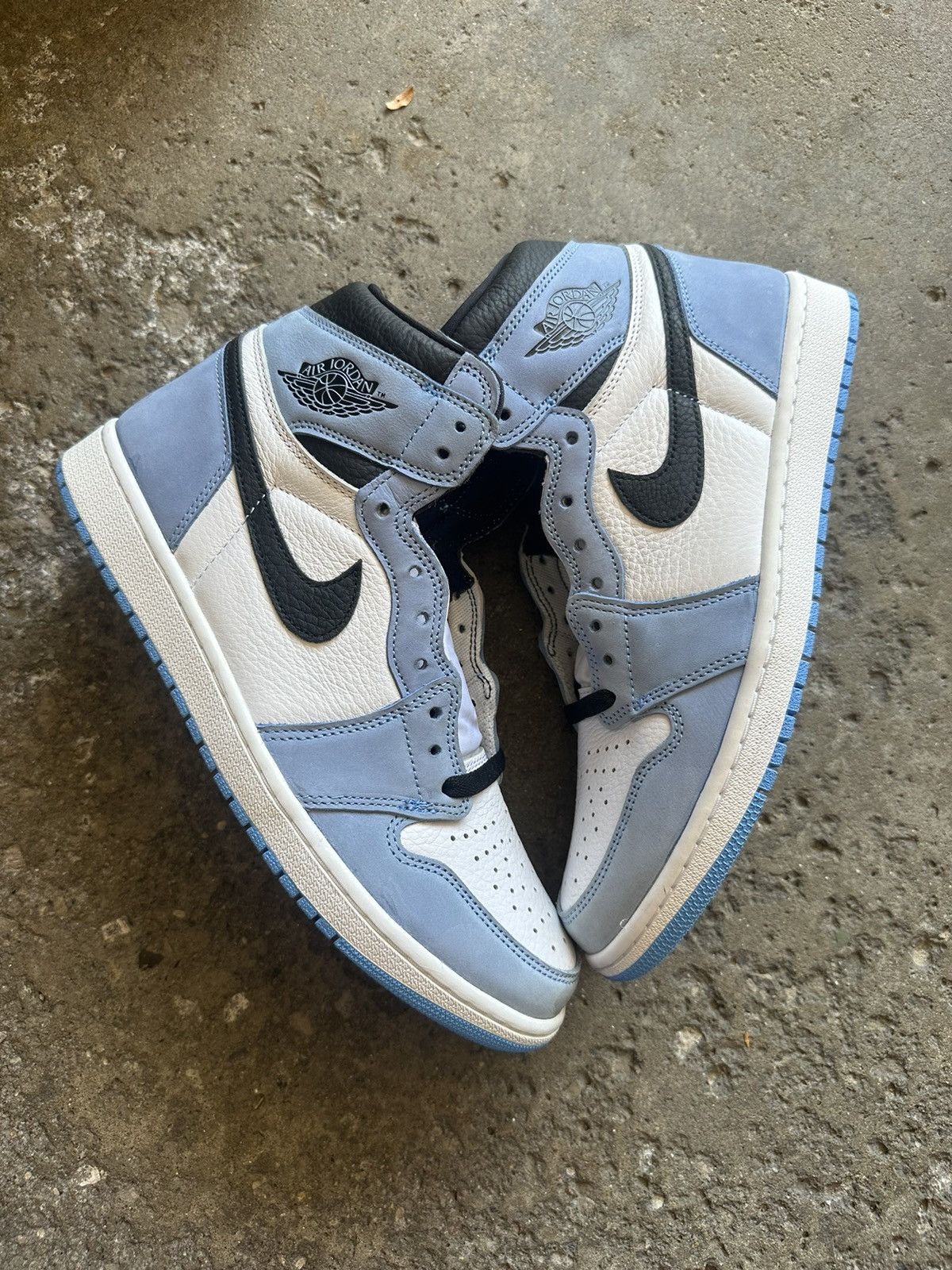 Jordan Brand Nike Air Jordan 1 Retro High OG University Blue size 11 Size US 11 / EU 44 - 1 Thumbnail