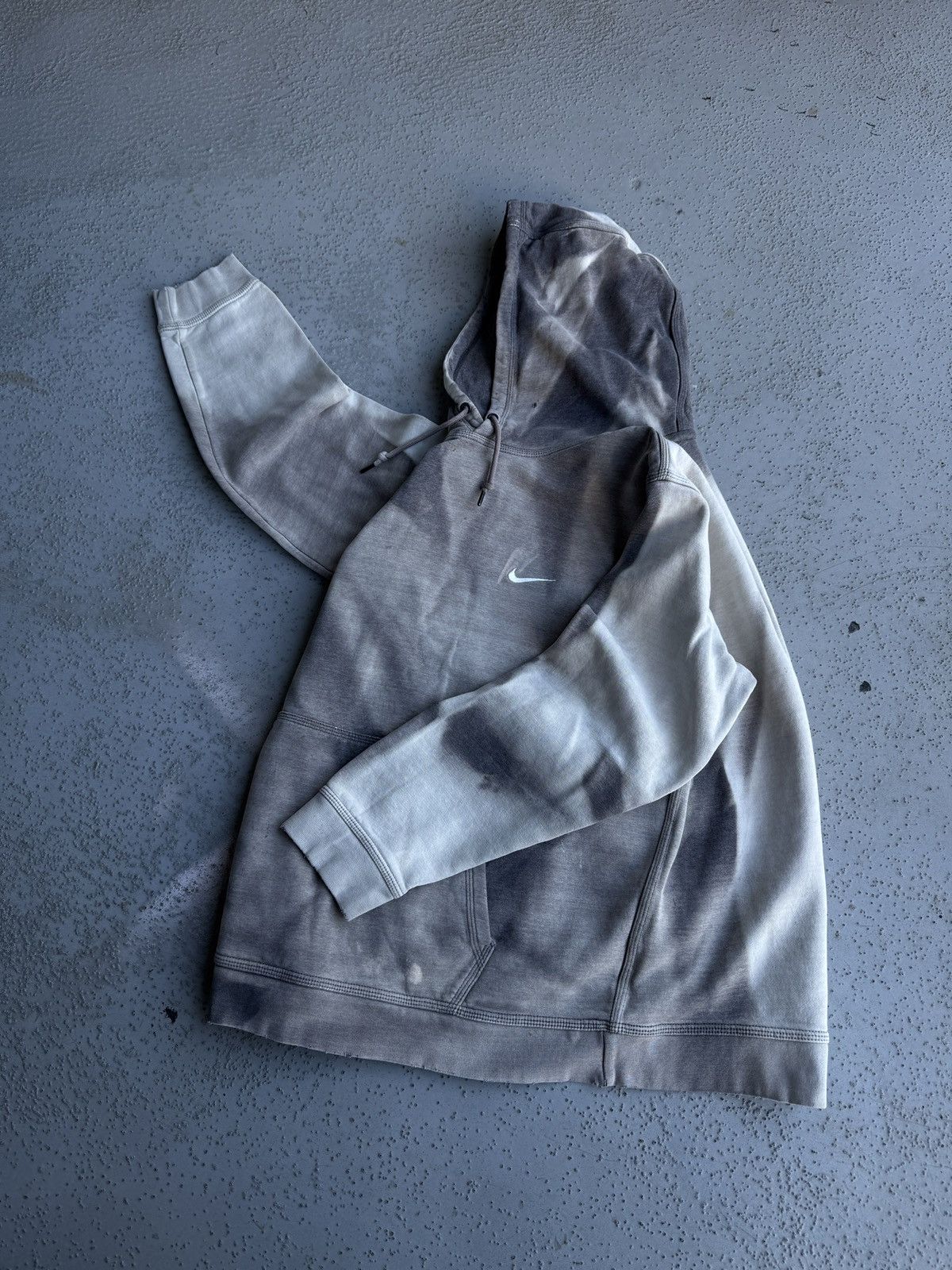 Nike Thrashed Sun Faded Nike Hoodie Distressed Erd grunge y2k tag Size US XL / EU 56 / 4 - 1 Thumbnail