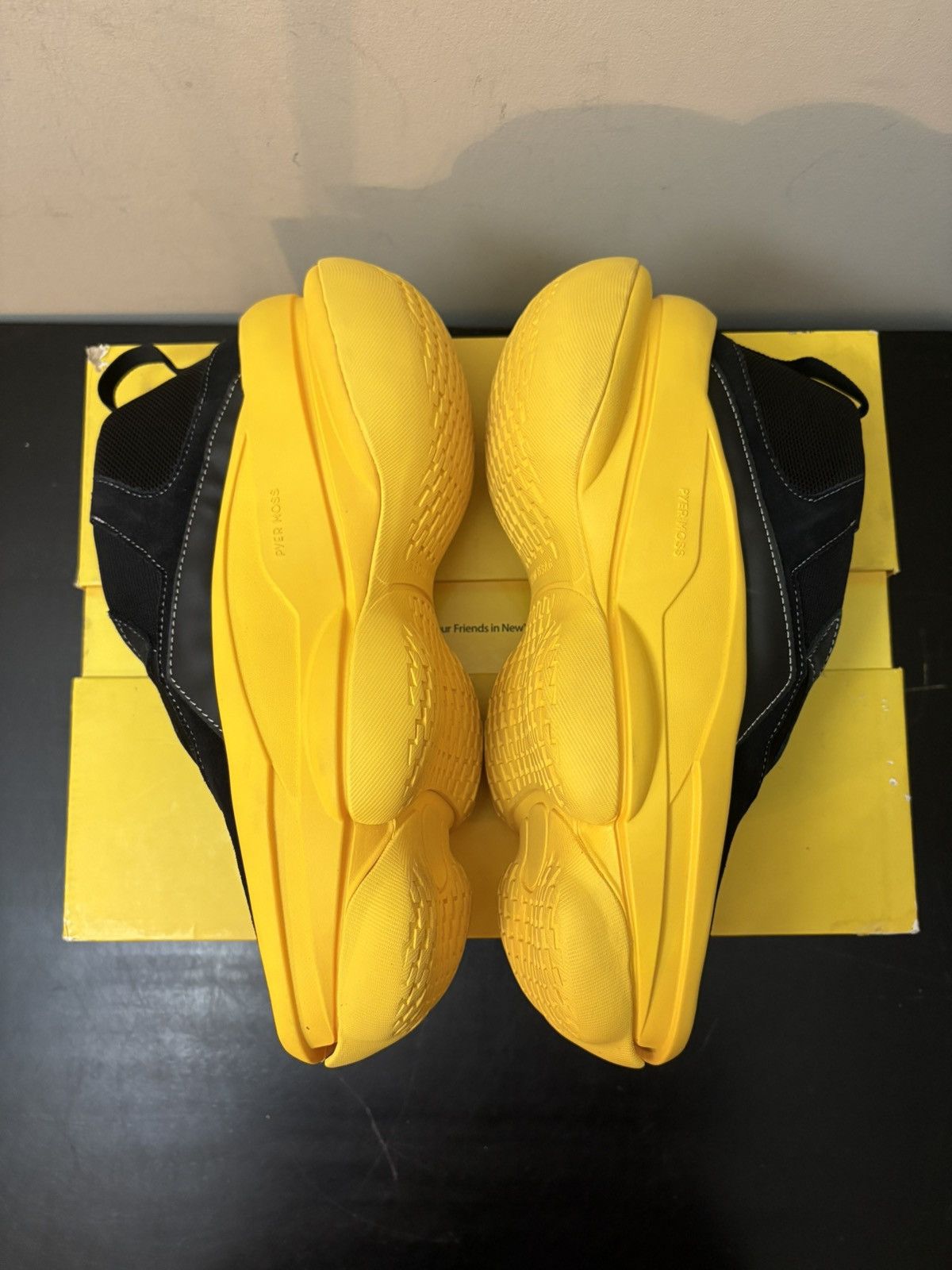 Pyer Moss × Reebok Reebok Pyer Moss Sculpt Black Yellow Size US 9 / EU 42 - 3 Thumbnail