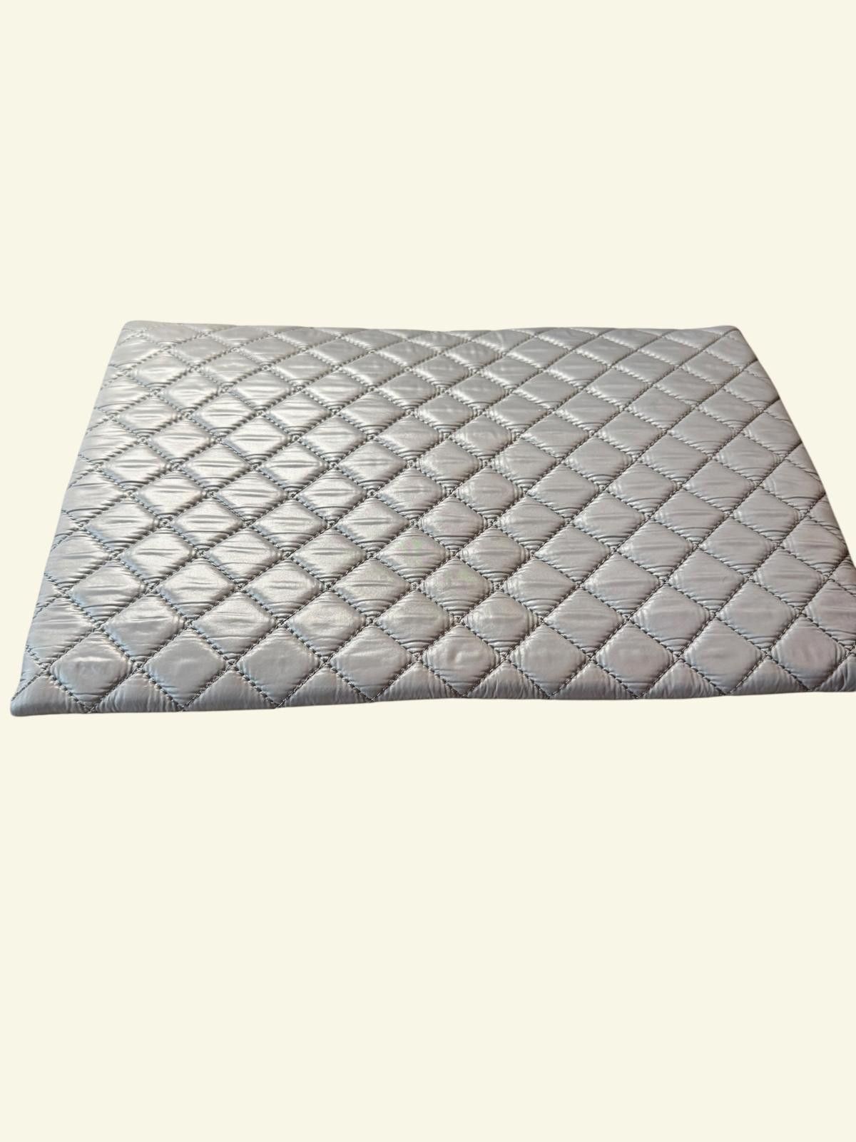 Other Do everything in Love Quilted Silver Clutch Purse Size ONE SIZE - 5 Thumbnail