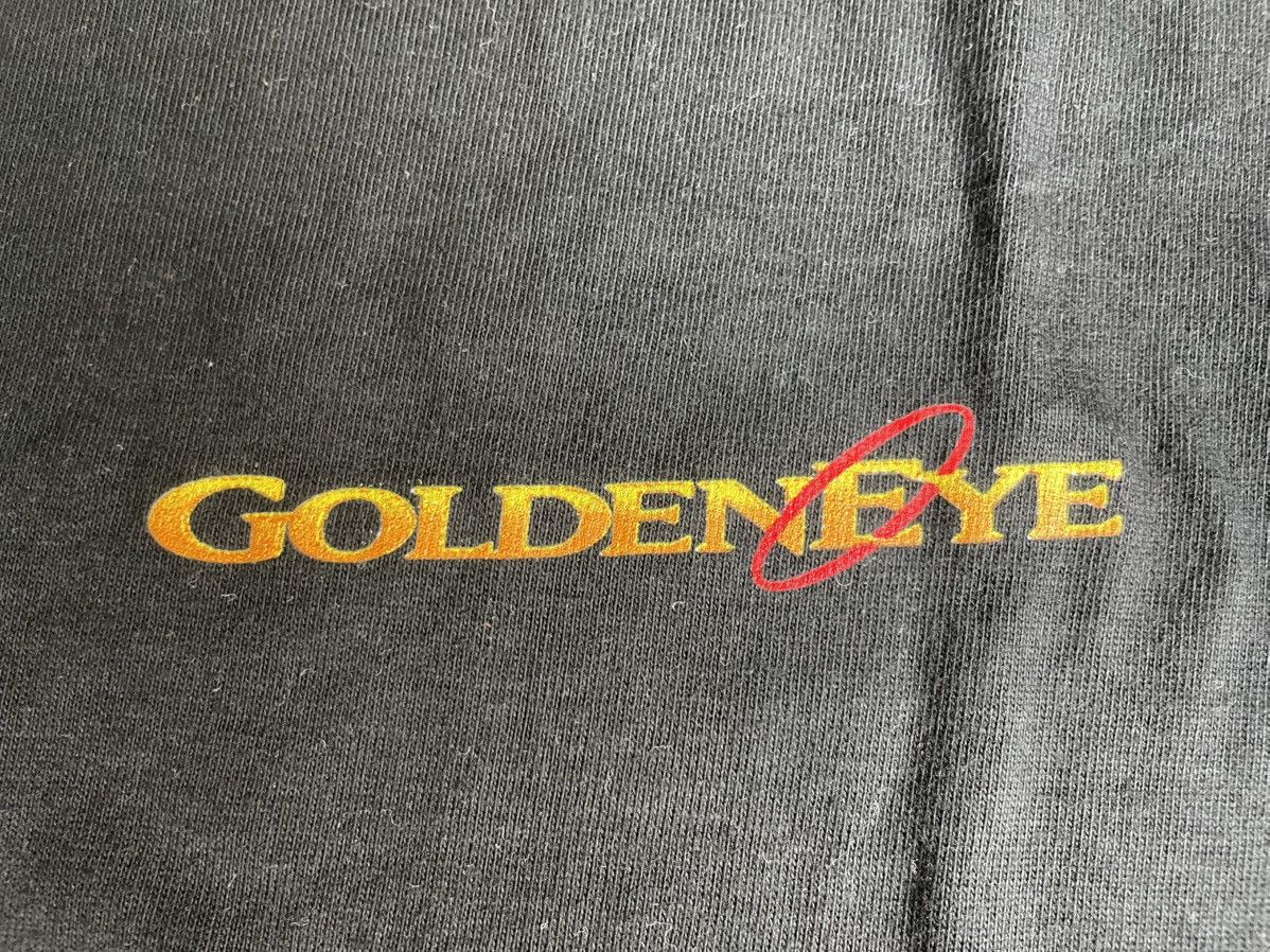Vintage Vintage GoldenEye James Bond T-Shirt Size US XL / EU 56 / 4 - 3 Thumbnail