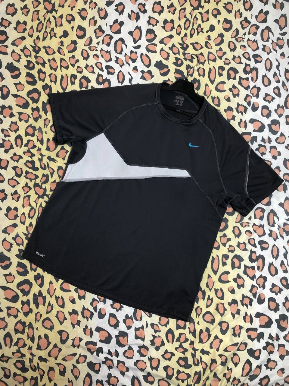 Nike × Vintage Vintage Nike Center Swoosh T-Shirt Size US L / EU 52-54 / 3 - 1 Thumbnail