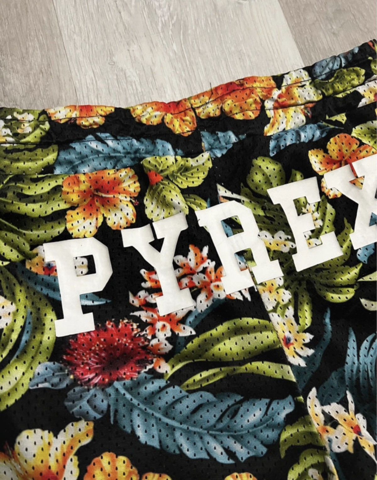 Pyrex Vision Pyrex by Virgil Abloh women’s girl shorts XS S Size 27" / US 4 / IT 40 - 9 Thumbnail