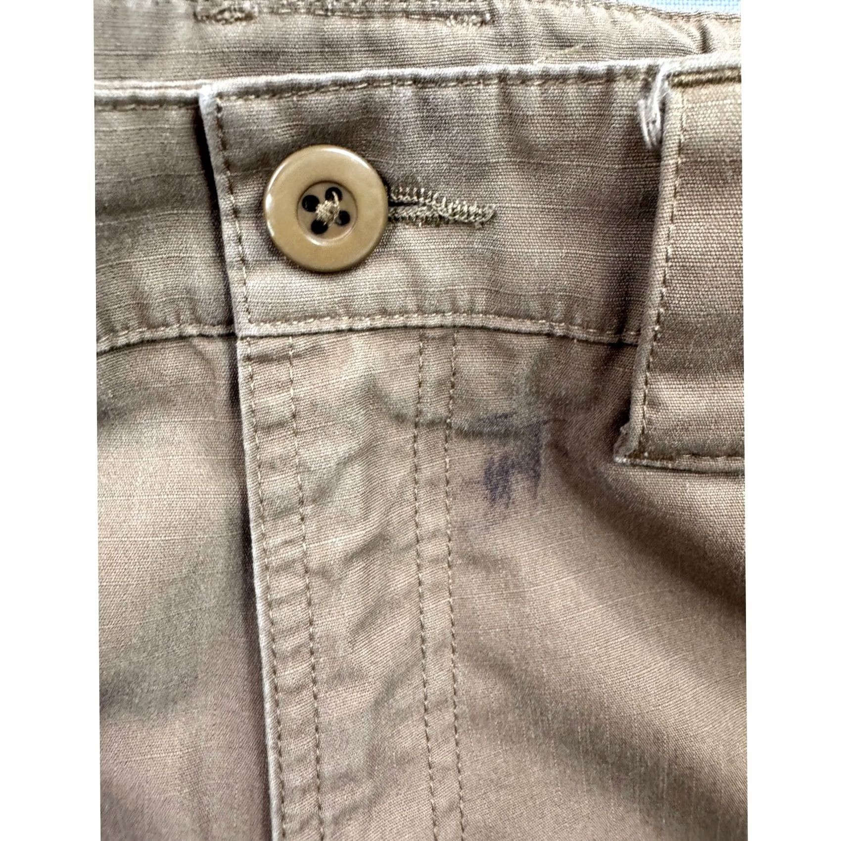 Under Armour Brand: Explicitly includes "Under Armour Size US 38 / EU 54 - 3 Thumbnail