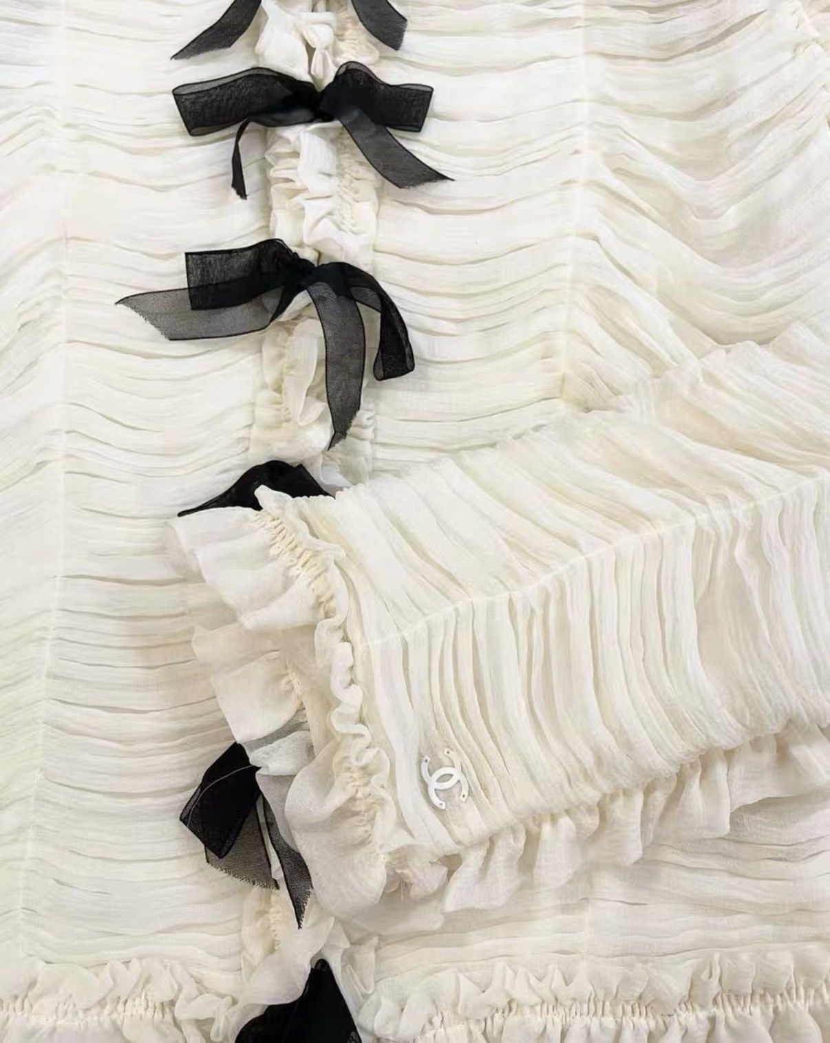 Chanel Chanel F36 Bow Pleated Silk Top J33 Size XS / US 0-2 / IT 36-38 - 8 Thumbnail