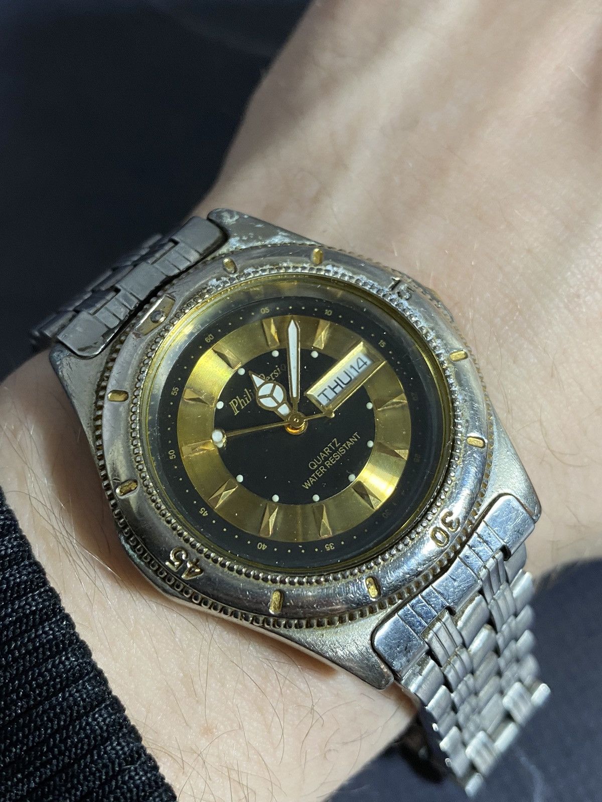 Vintage Vintage Philip Persio Quartz Watch Gold Black Japanese Brand Size ONE SIZE - 5 Thumbnail