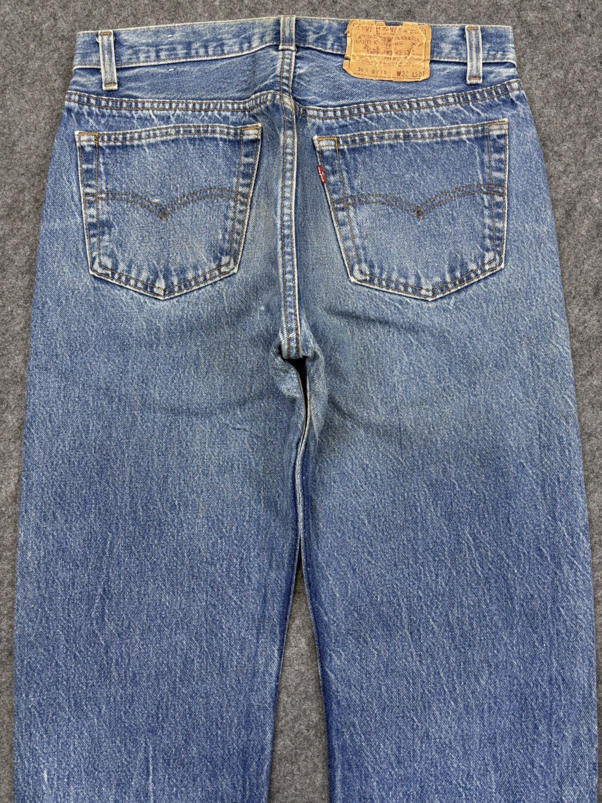 Levi's Vintage 80s Levis 501 Original Cut Medium Wash Denim F798 Size US 31 - 7 Thumbnail