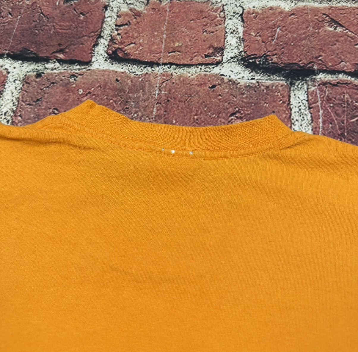 Vintage Vintage Nike Mini Swoosh T-Shirt Mustard Yellow 90s Y2K Size US L / EU 52-54 / 3 - 7 Thumbnail