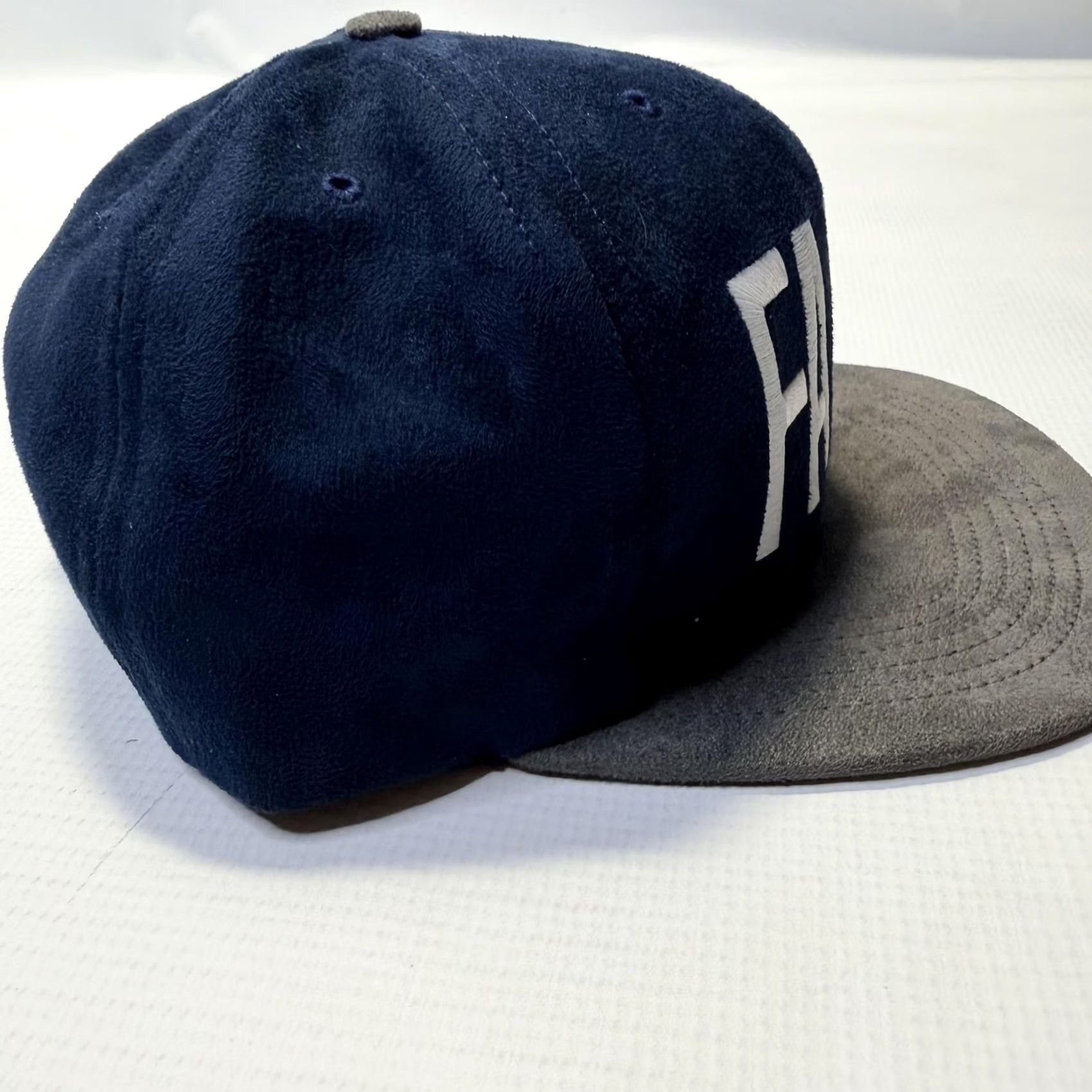 Vintage Hall Of Fame Hat Cap Snap Back Mens Navy Gray Suede FAME Embroidered 2nd Sucks Adjustable Snapback Structured Six-Panel Navy Blue Gray Suede Bill Size ONE SIZE - 4 Thumbnail