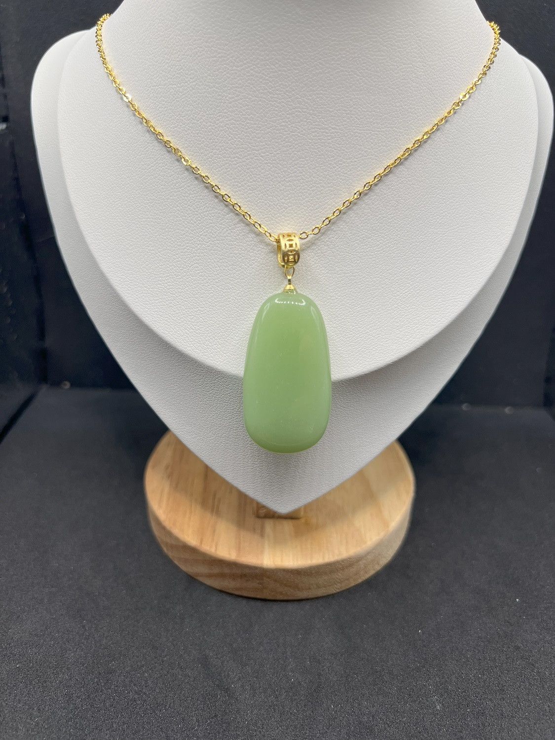 Jewelry Green Jade Drop Gold Chain Necklace Size ONE SIZE - 3 Thumbnail