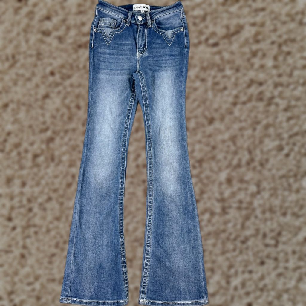 Fashion Nova Fashion Nova Jeans Womens 22x31 Blue Denim Flared Medium Wash Cotton Size 25" / US 0 / IT 36 - 1 Thumbnail