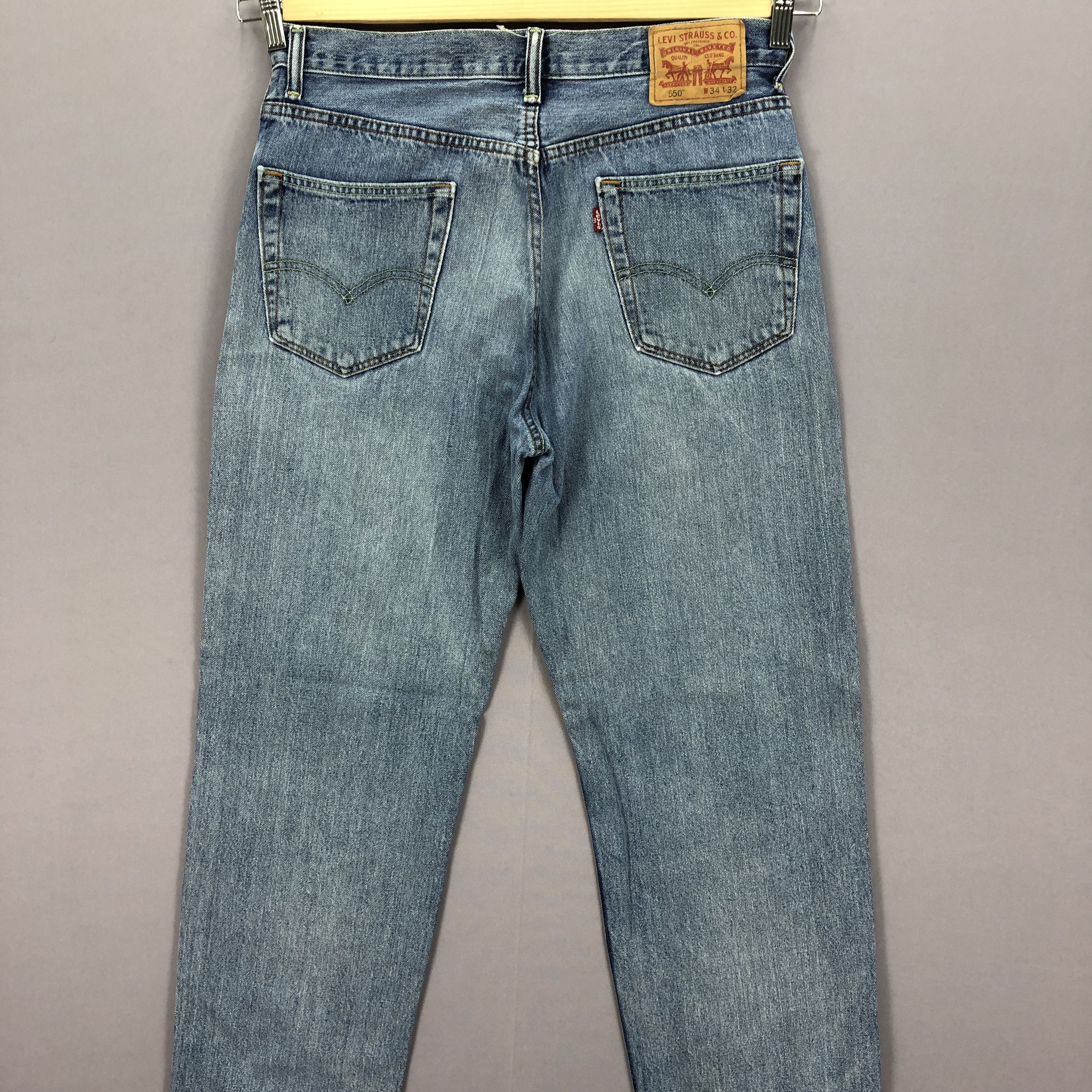 Levi's Vintage Levis 550 Ripped Jeans Levi's Light Wahs Faded Denim Size US 32 / EU 48 - 4 Thumbnail