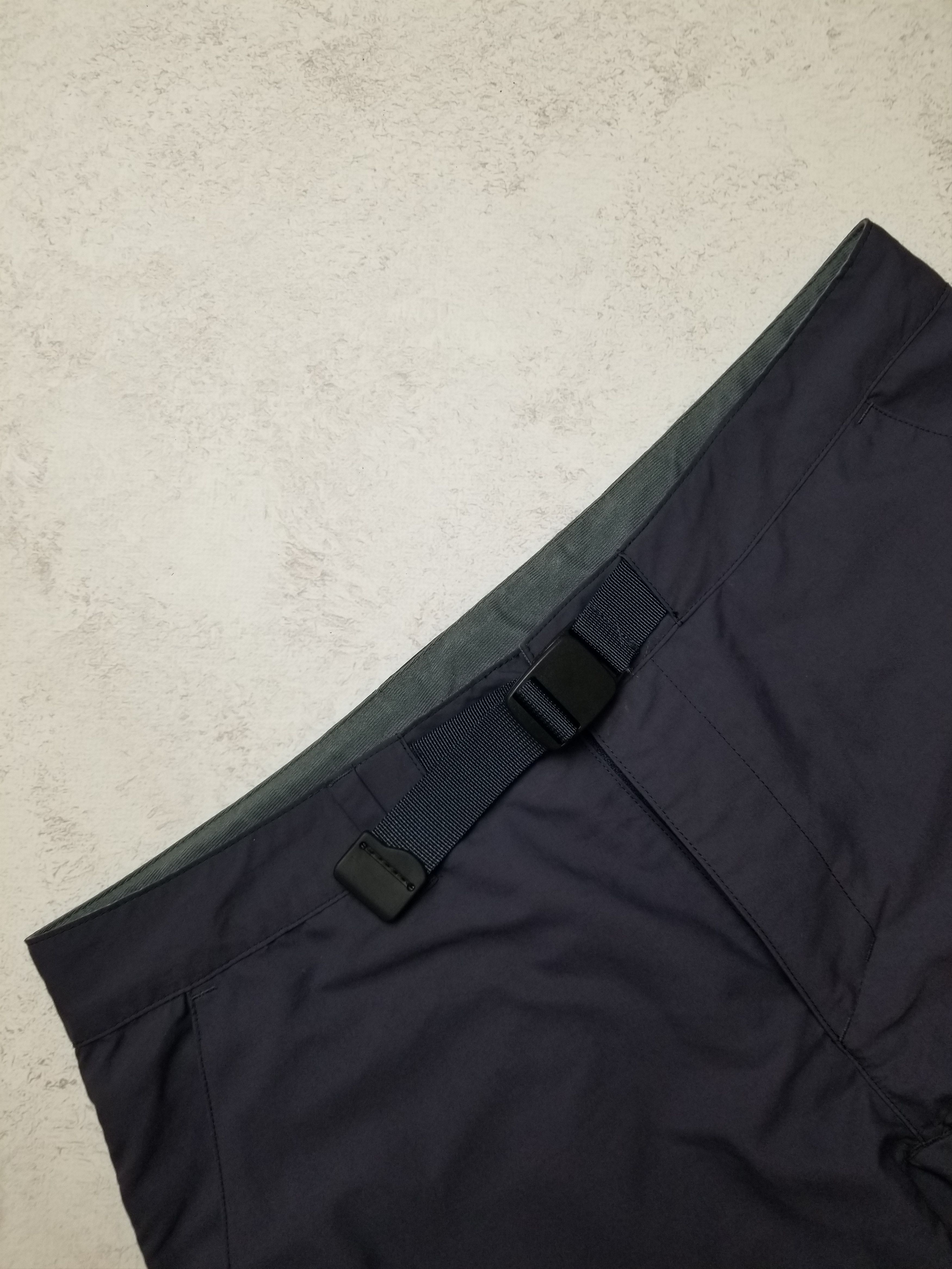 Mountain Equipment Mountain Equipment Approach Walking Hiking Cargo Shorts Size US 30 / EU 46 - 9 Thumbnail