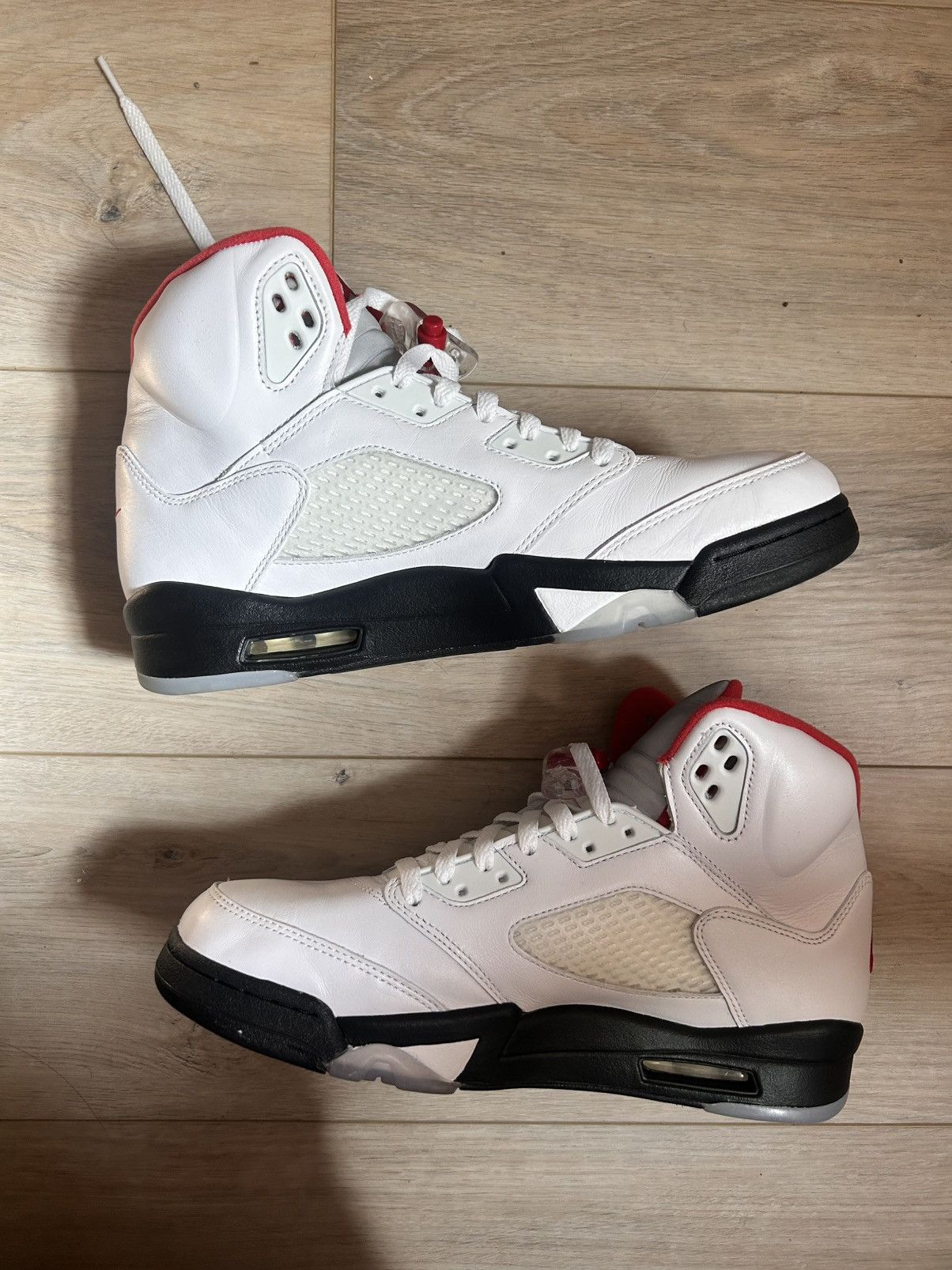 Jordan Brand × Nike Nike Air Jordan 5 Retro ‘White Fire Red’ 2020 Size US 10 / EU 43 - 2 Thumbnail