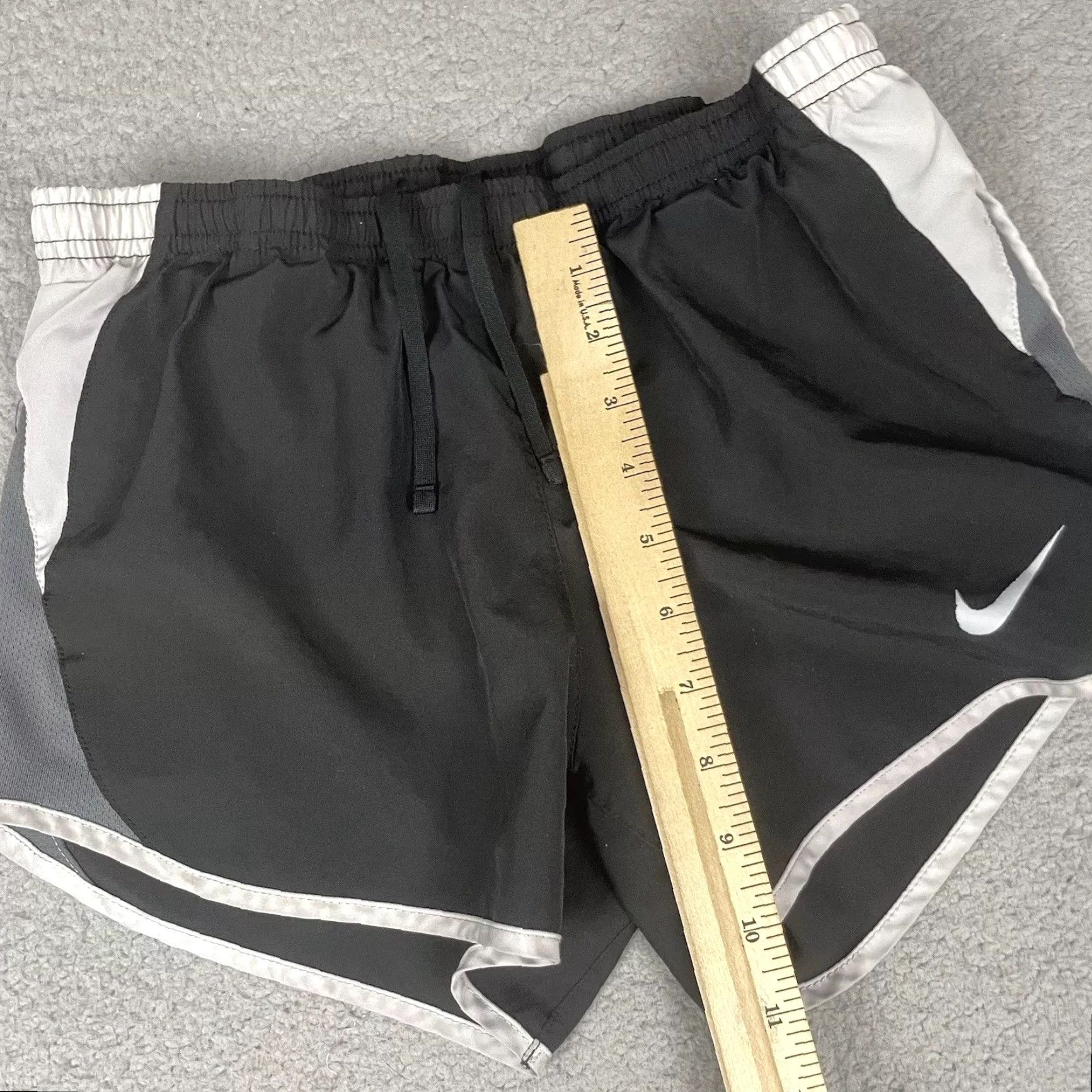 Nike VINTAGE Nike Dri Fit Athletic Shorts Womens XS Black 3" Inseam Liner Workout Run Womens Size 26" / US 2 / IT 38 - 7 Thumbnail
